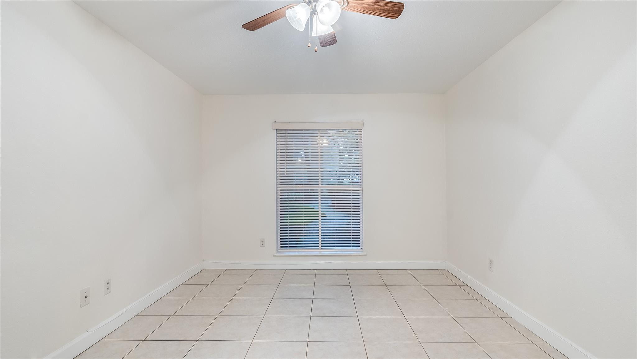 875 Riverside Dr 717