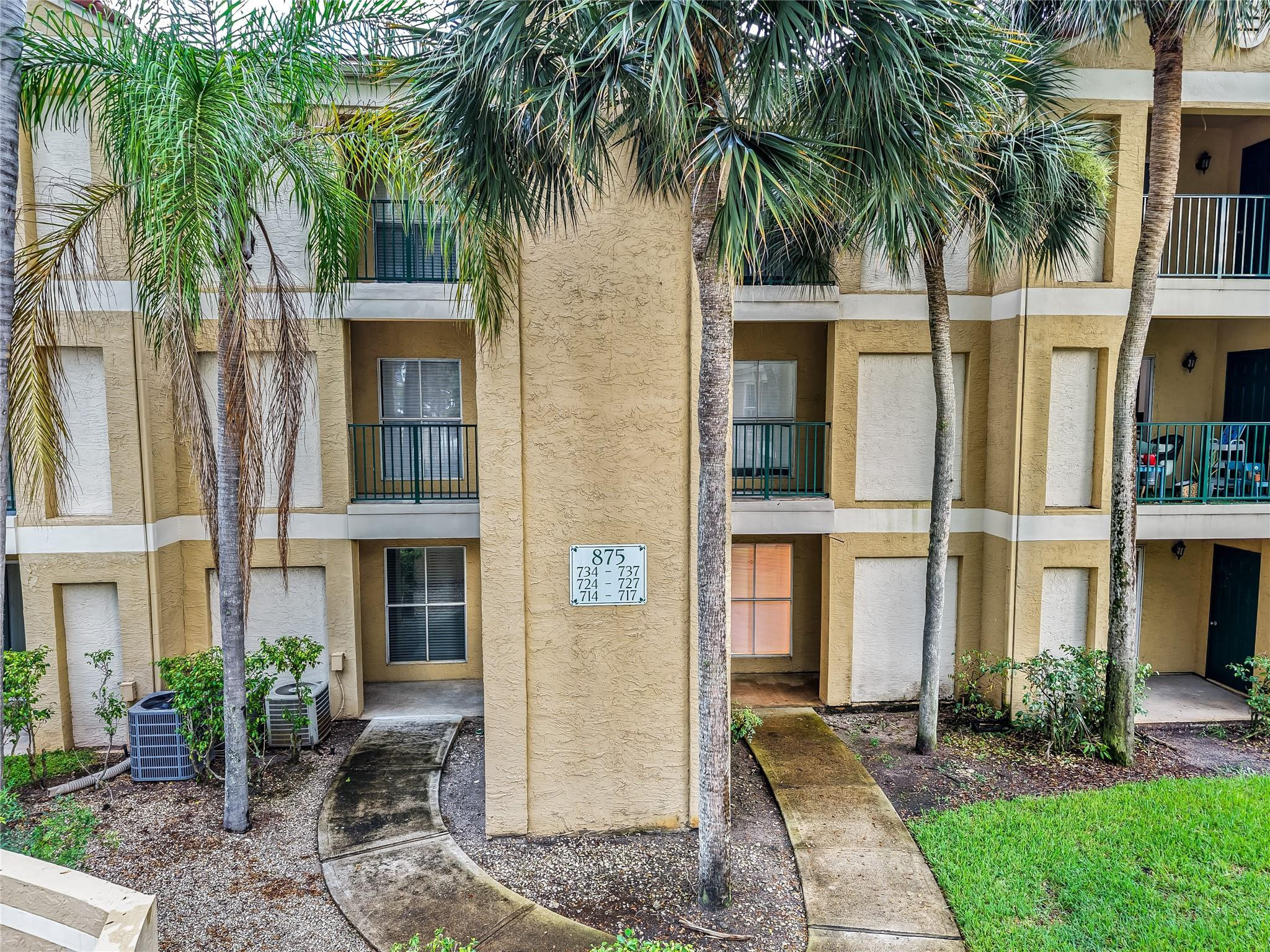 875 Riverside Dr 717