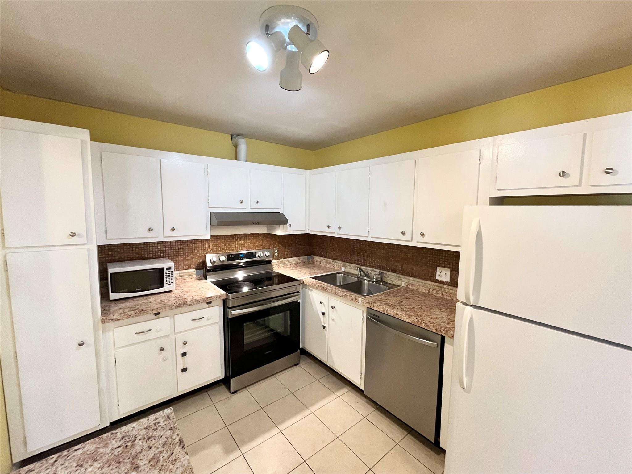700 SE 2nd Ave 416