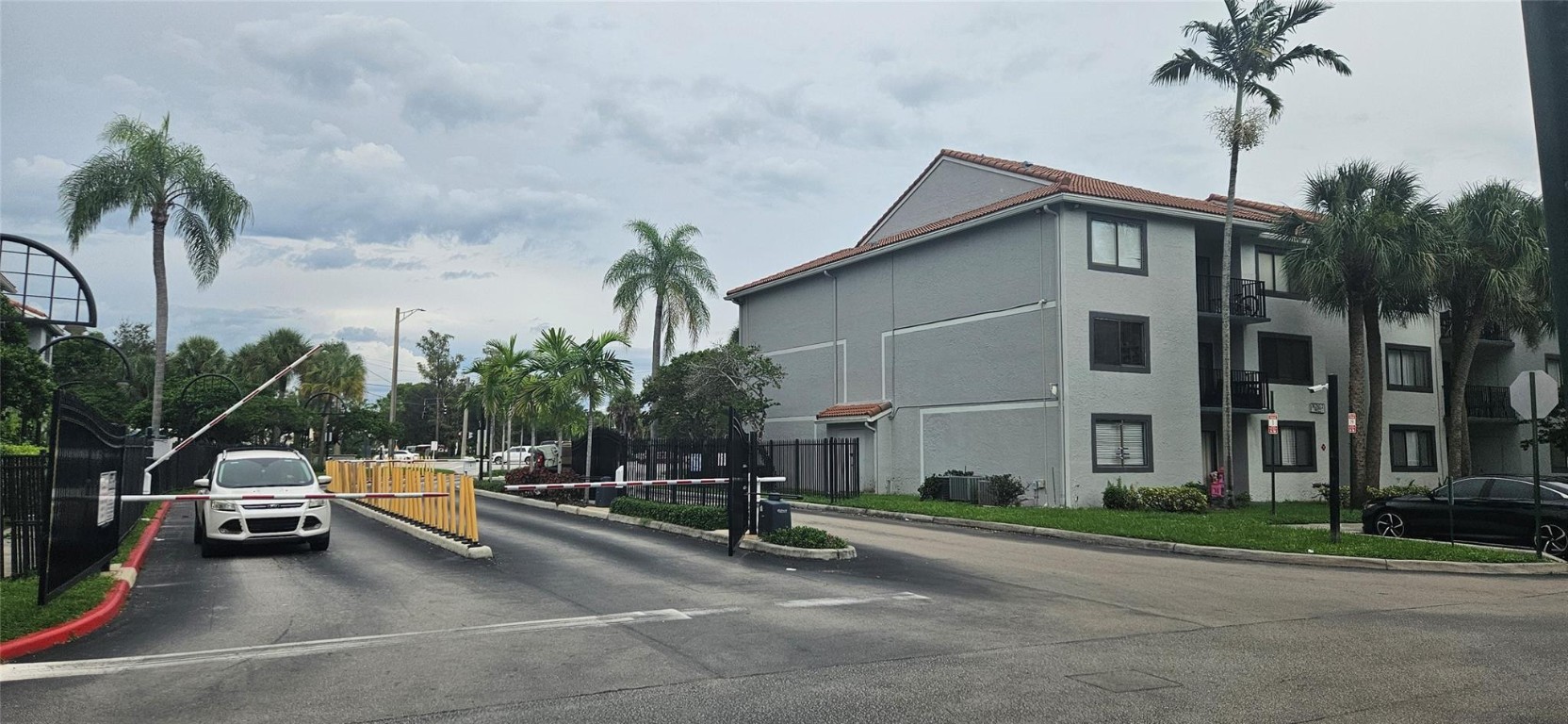 9250 W Atlantic Blvd 928