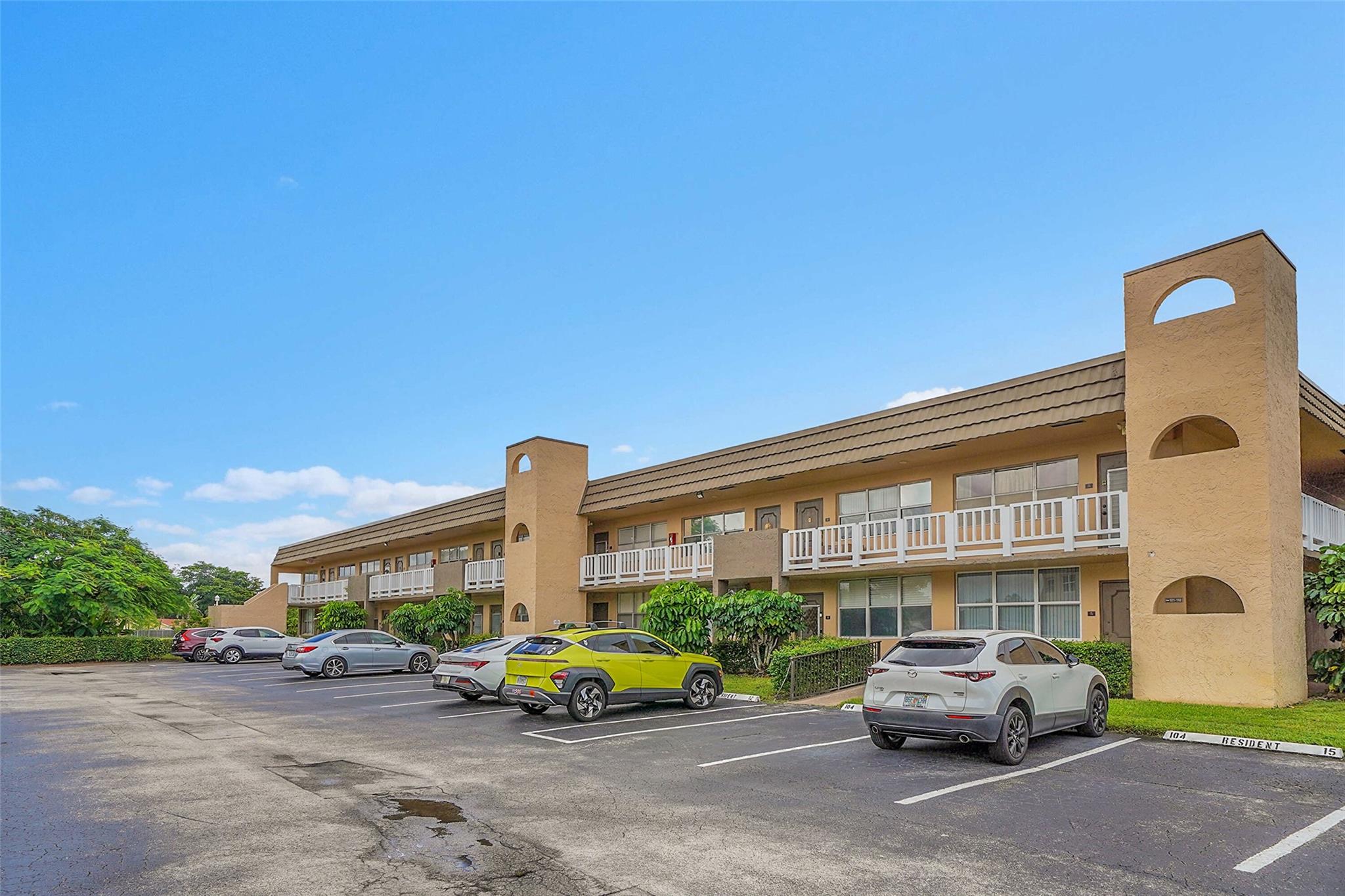 9061 Sunrise Lakes Blvd 102