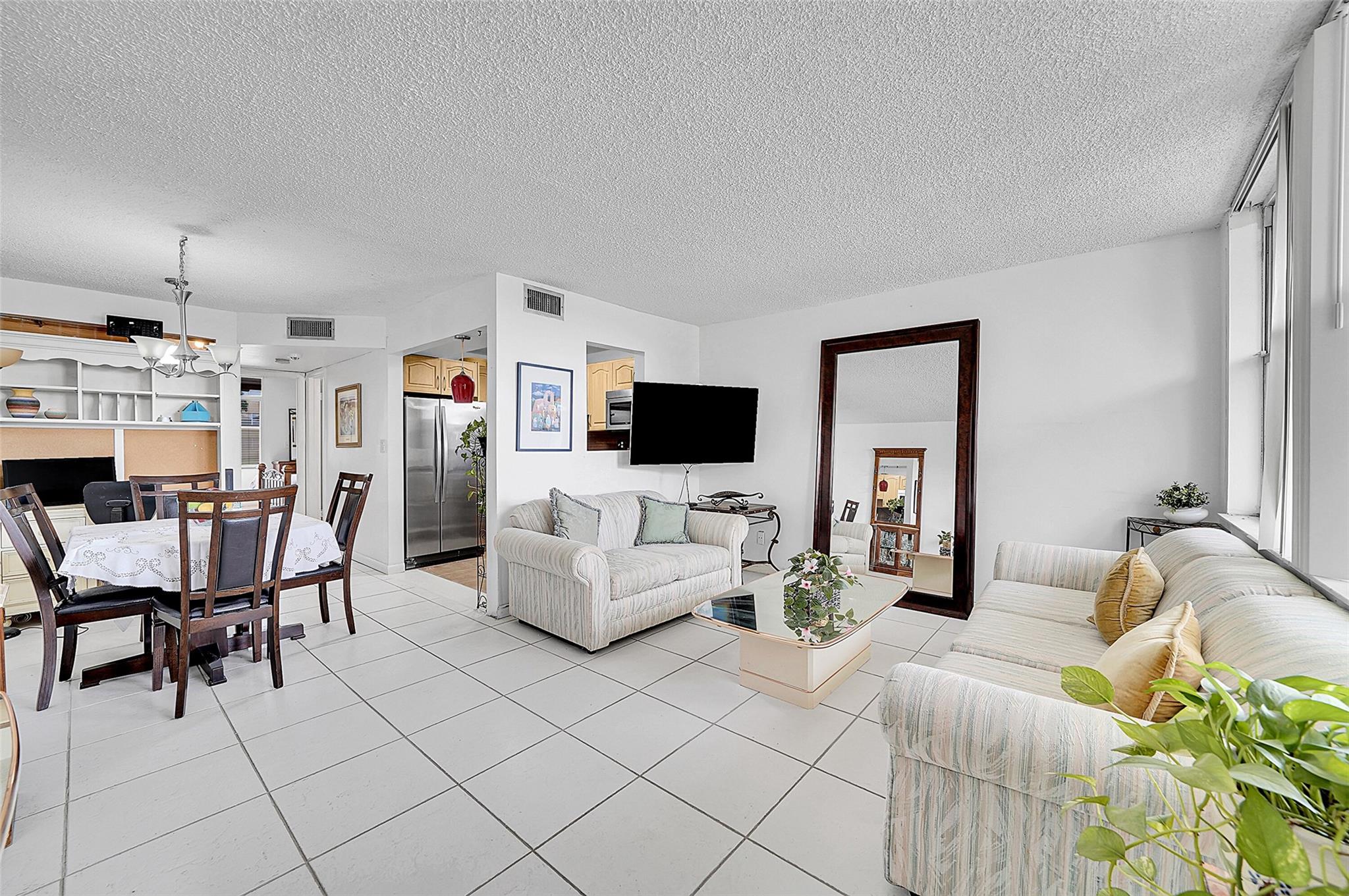 9061 Sunrise Lakes Blvd 102