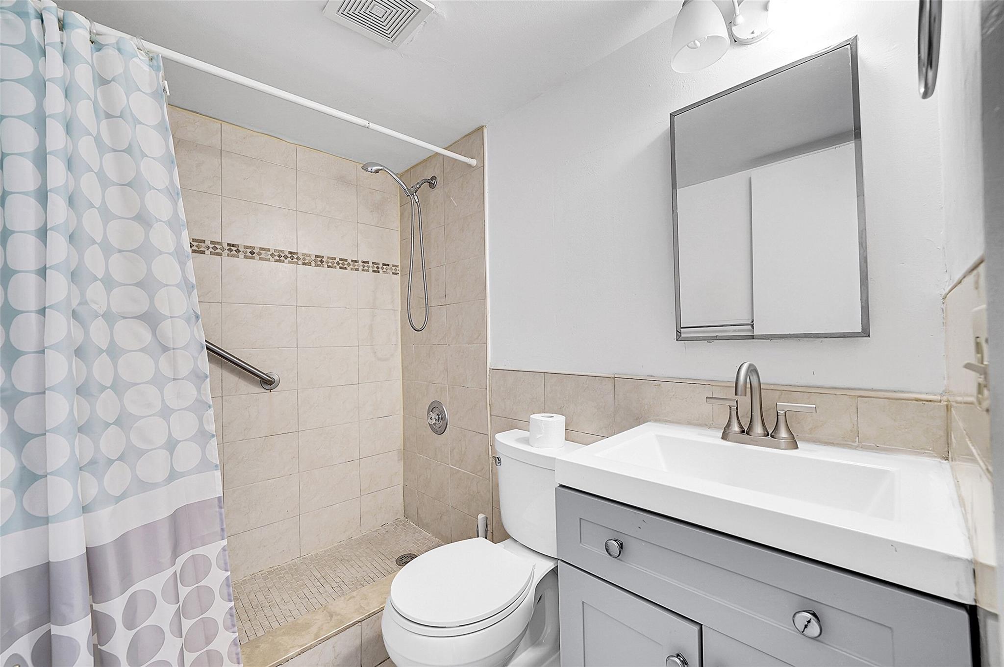 9061 Sunrise Lakes Blvd 102