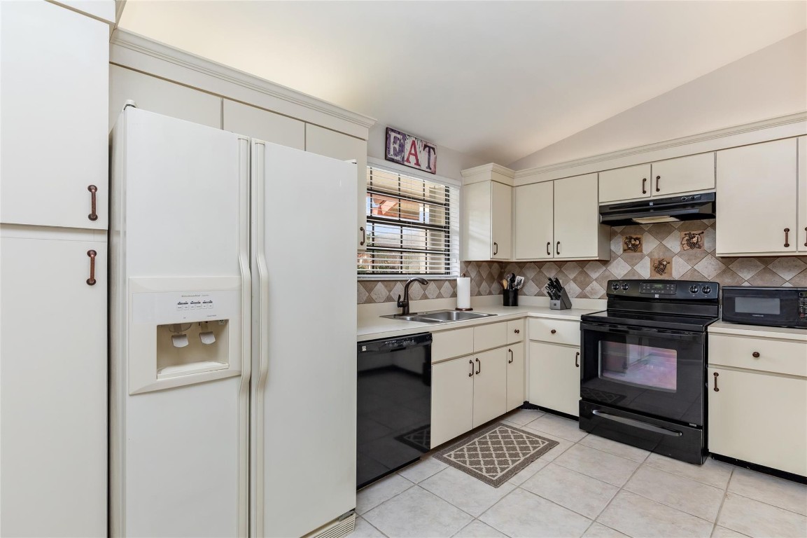 206 Congressional Way 206