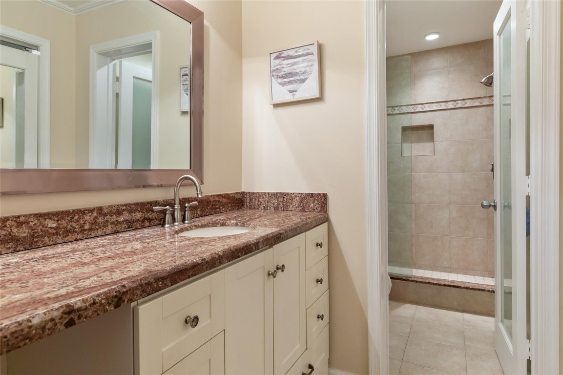 206 Congressional Way 206