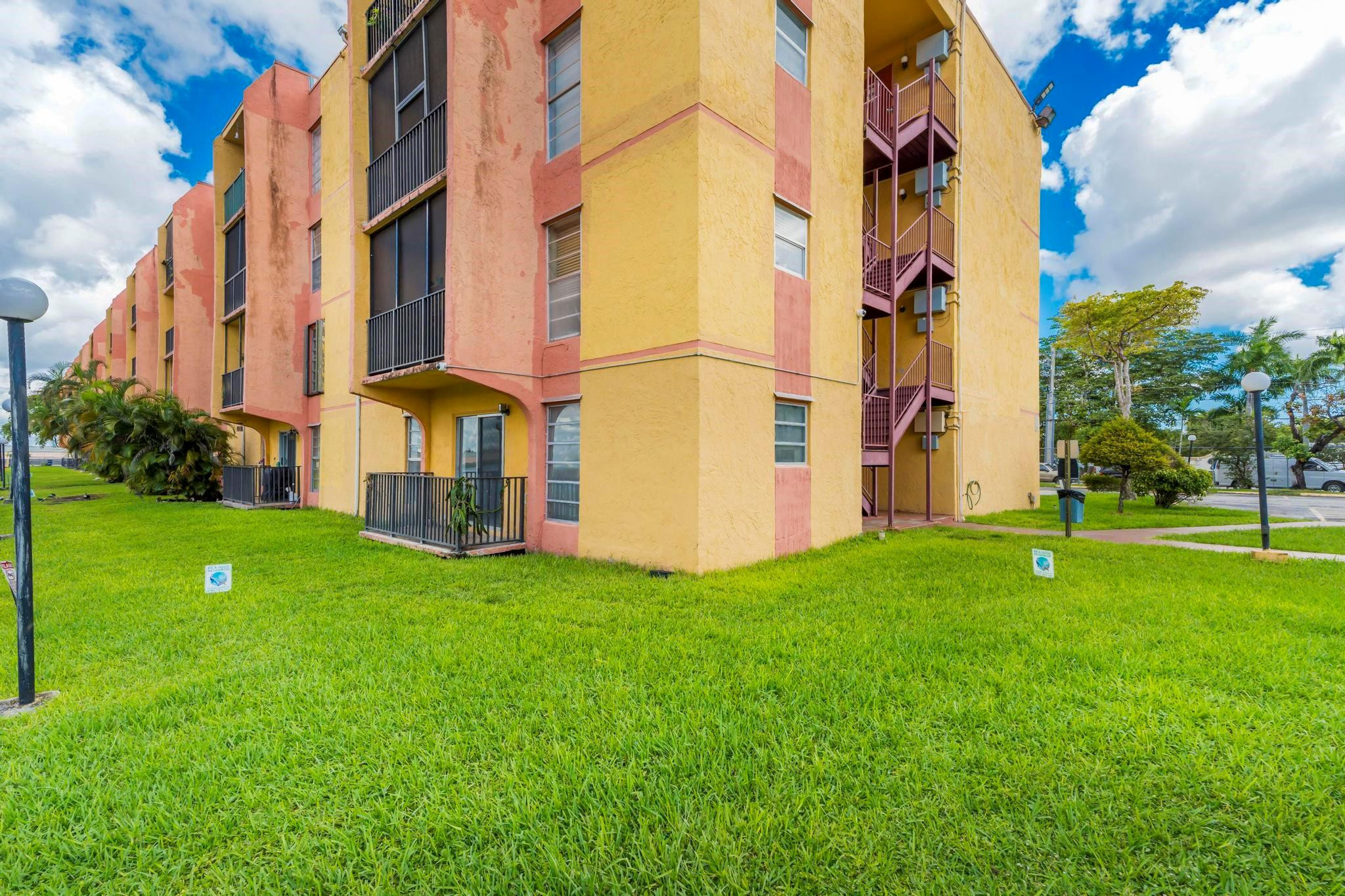 4707 NW 7th St 110