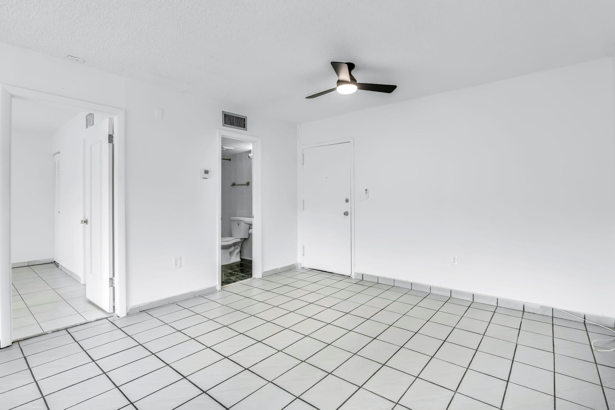 4707 NW 7th St 110