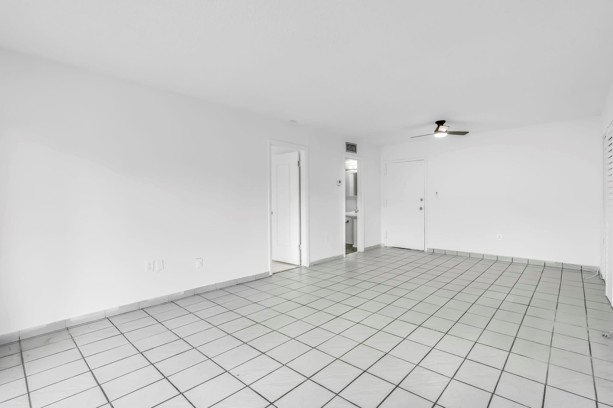4707 NW 7th St 110