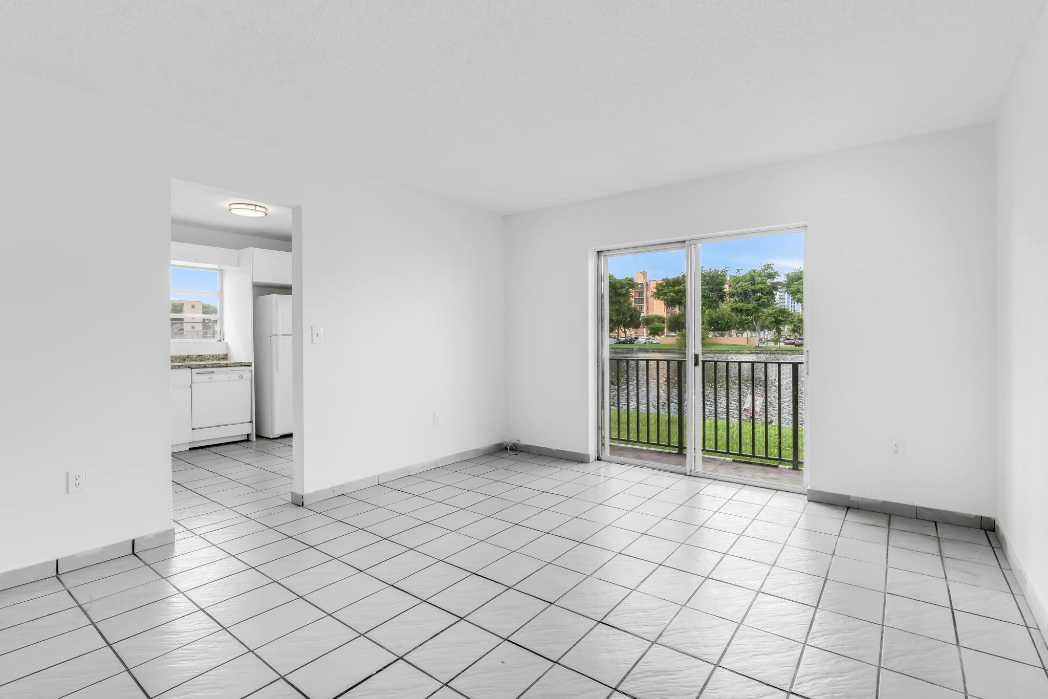 4707 NW 7th St 110