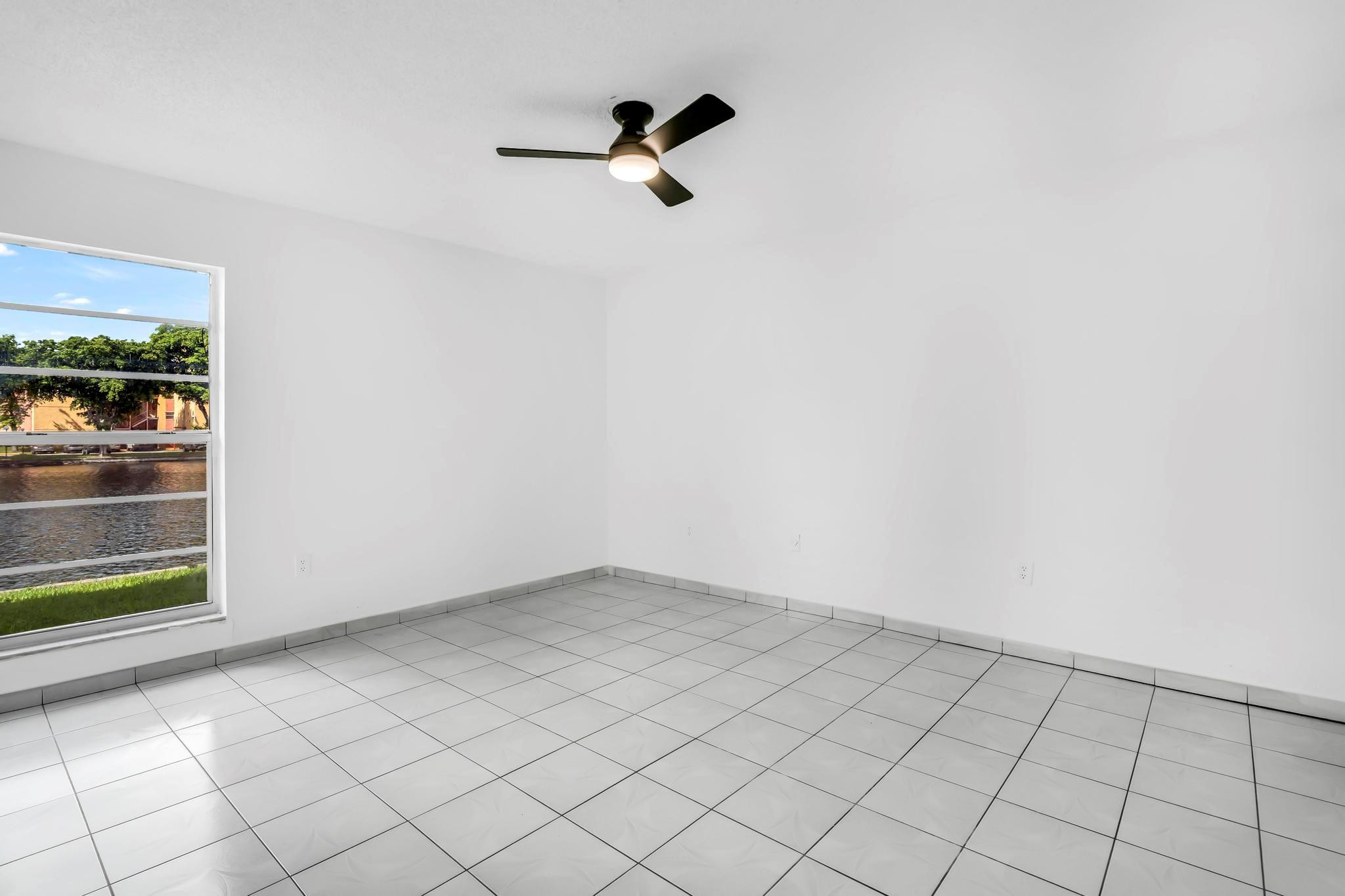 4707 NW 7th St 110