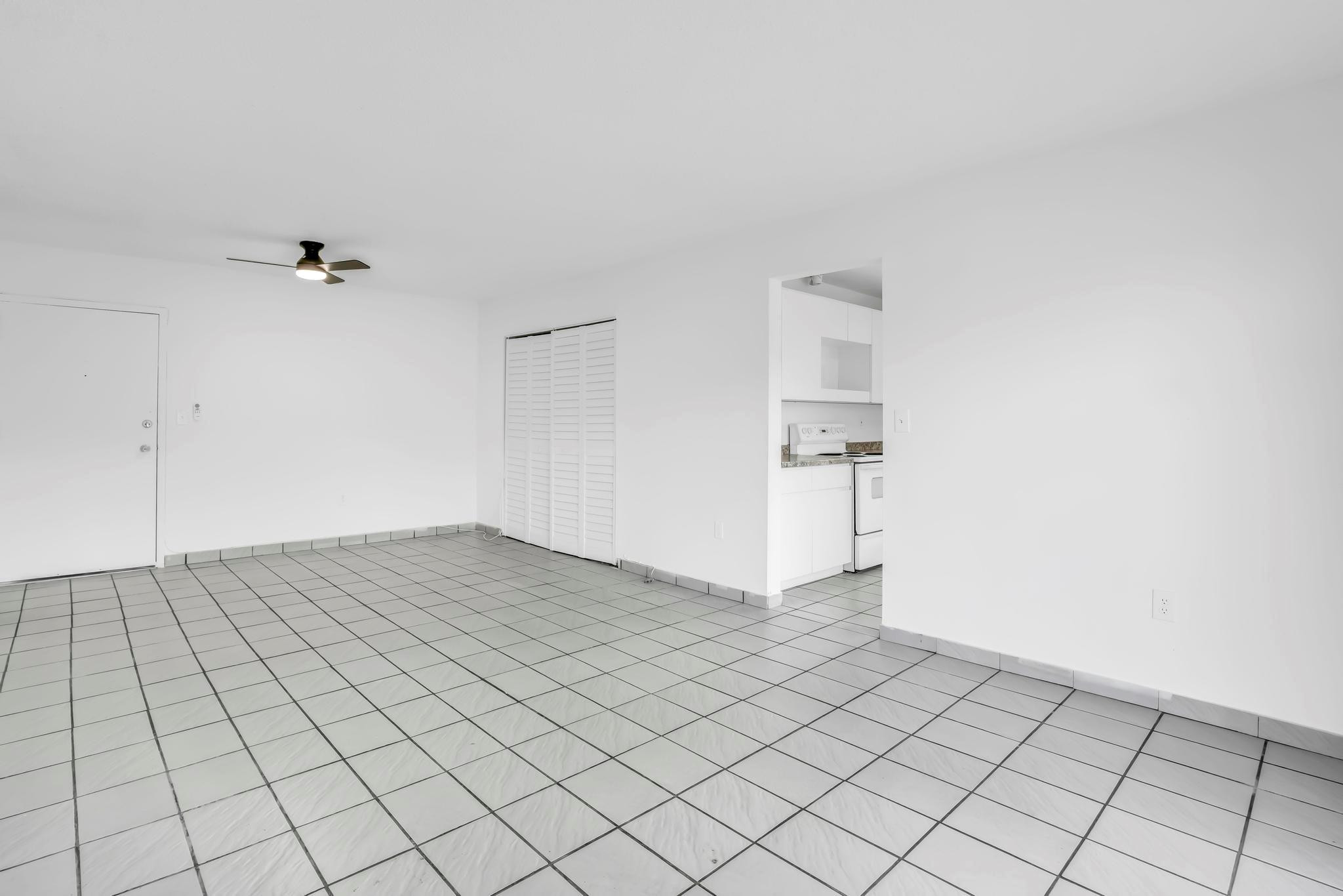 4707 NW 7th St 110