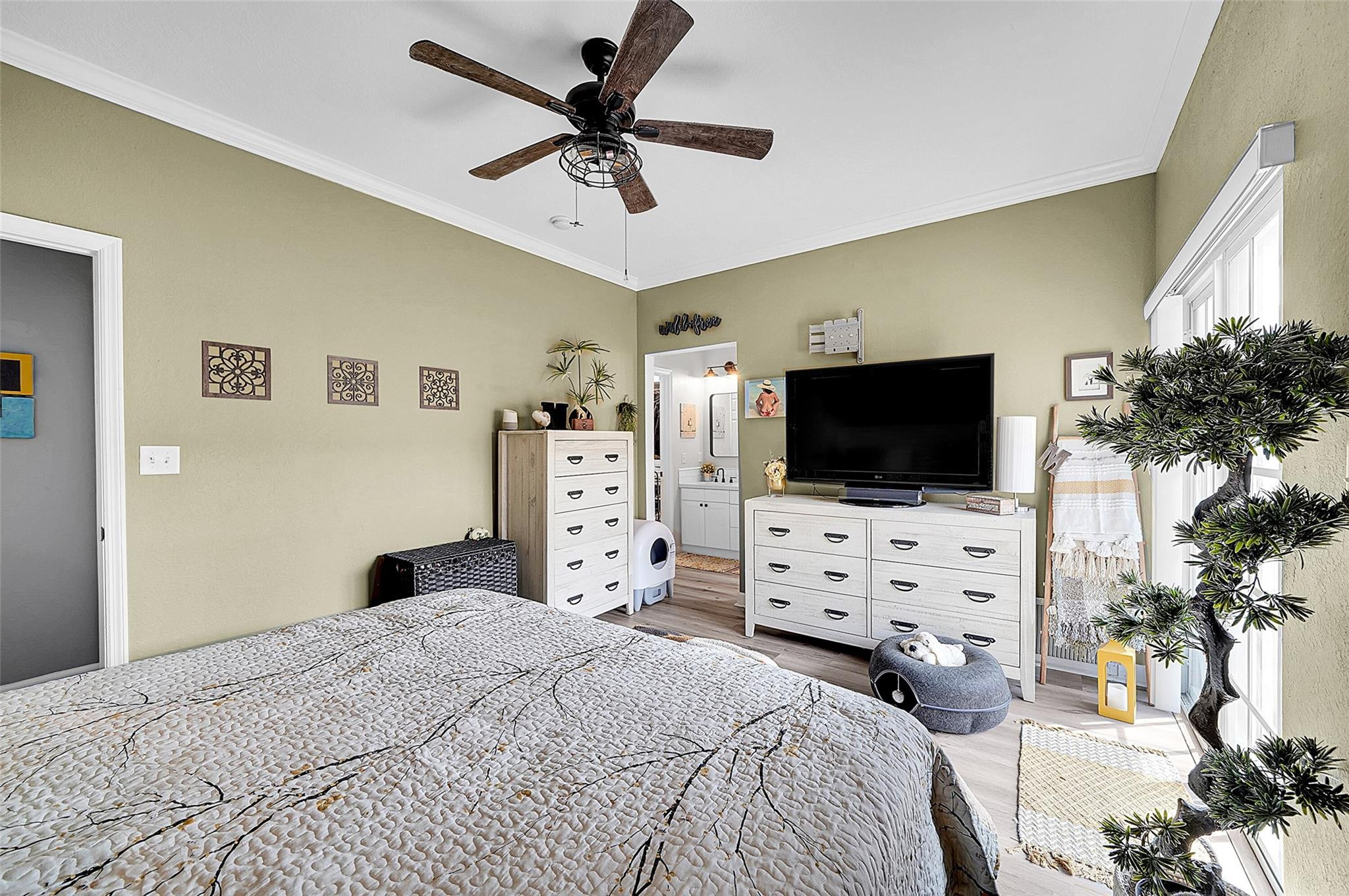 2512 SW 14th Ave 503