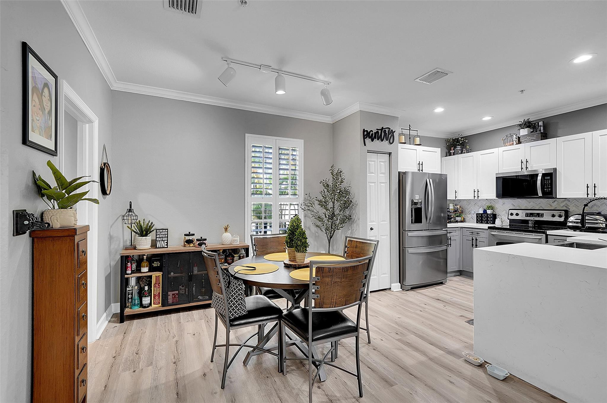 2512 SW 14th Ave 503