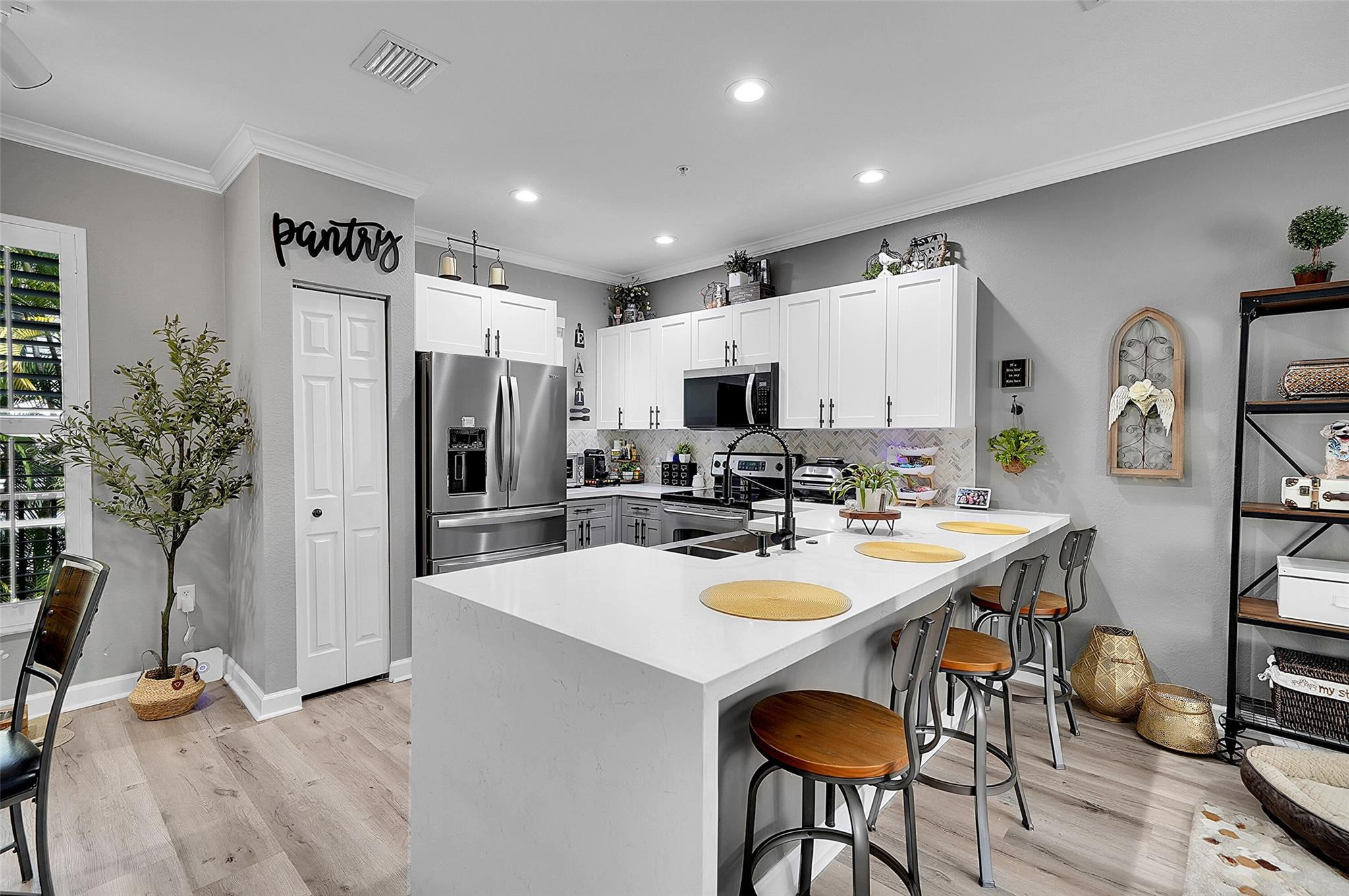 2512 SW 14th Ave 503