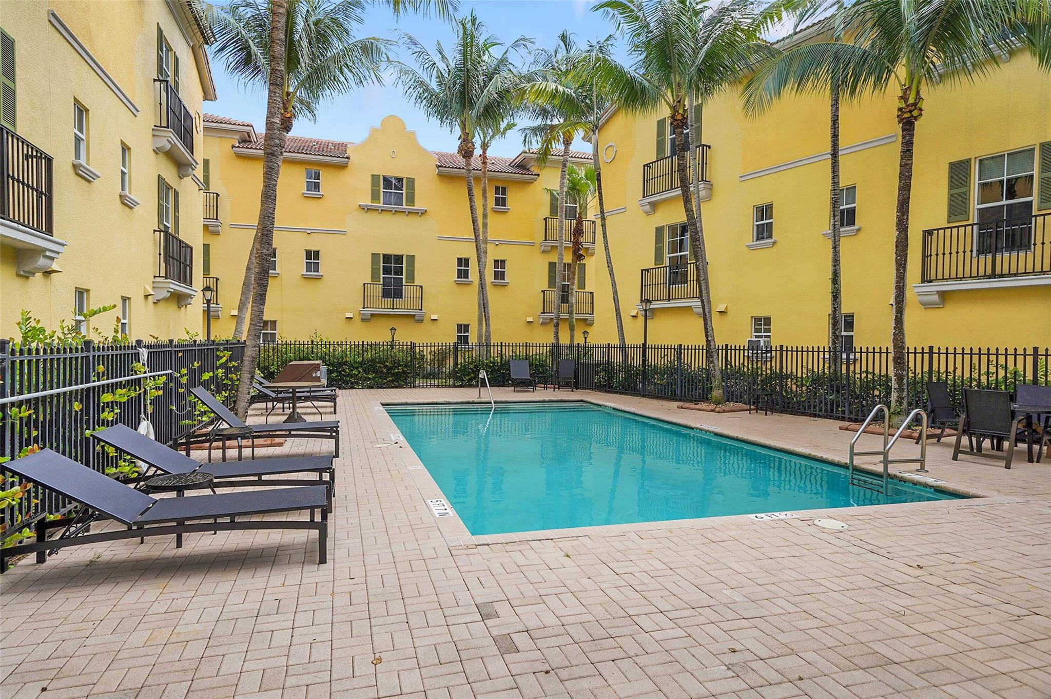 2512 SW 14th Ave 503