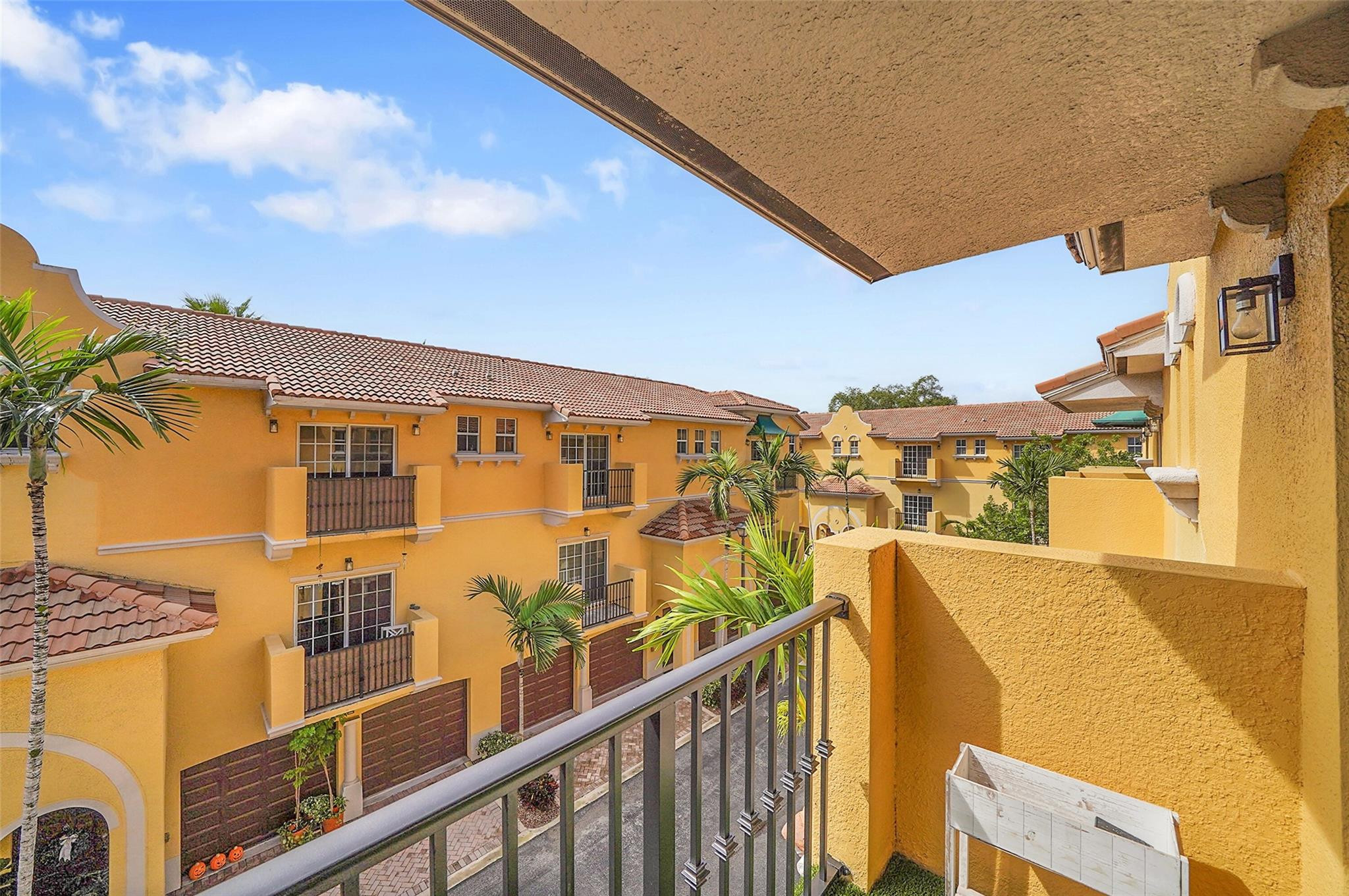 2512 SW 14th Ave 503