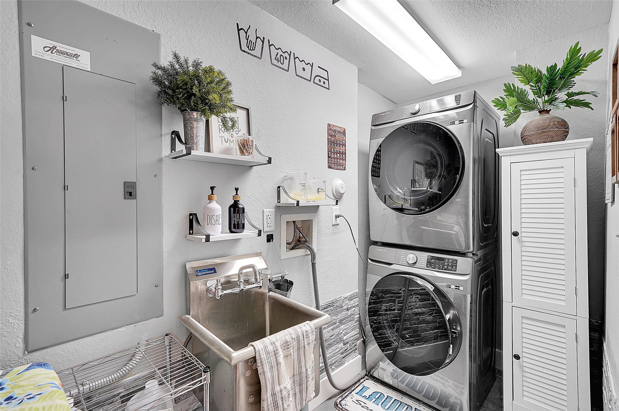 2512 SW 14th Ave 503