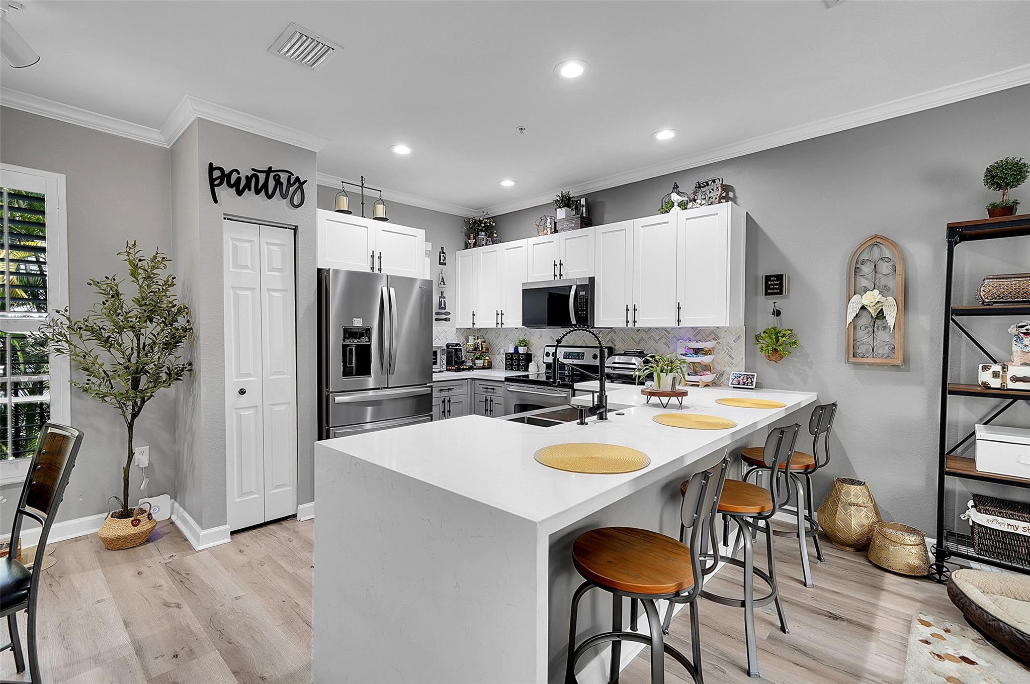 2512 SW 14th Ave 503