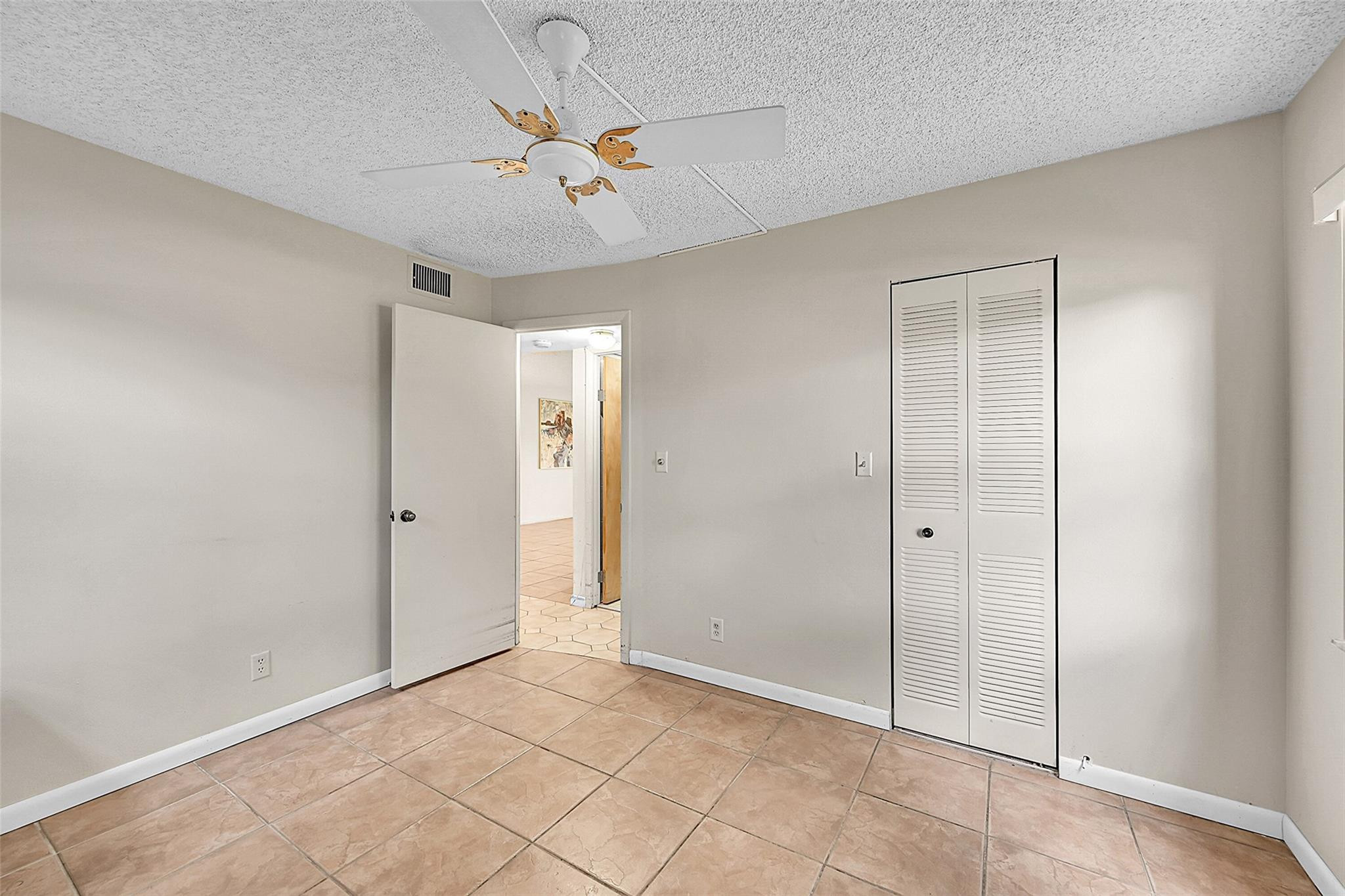 9261 Sunrise Lakes Blvd 112