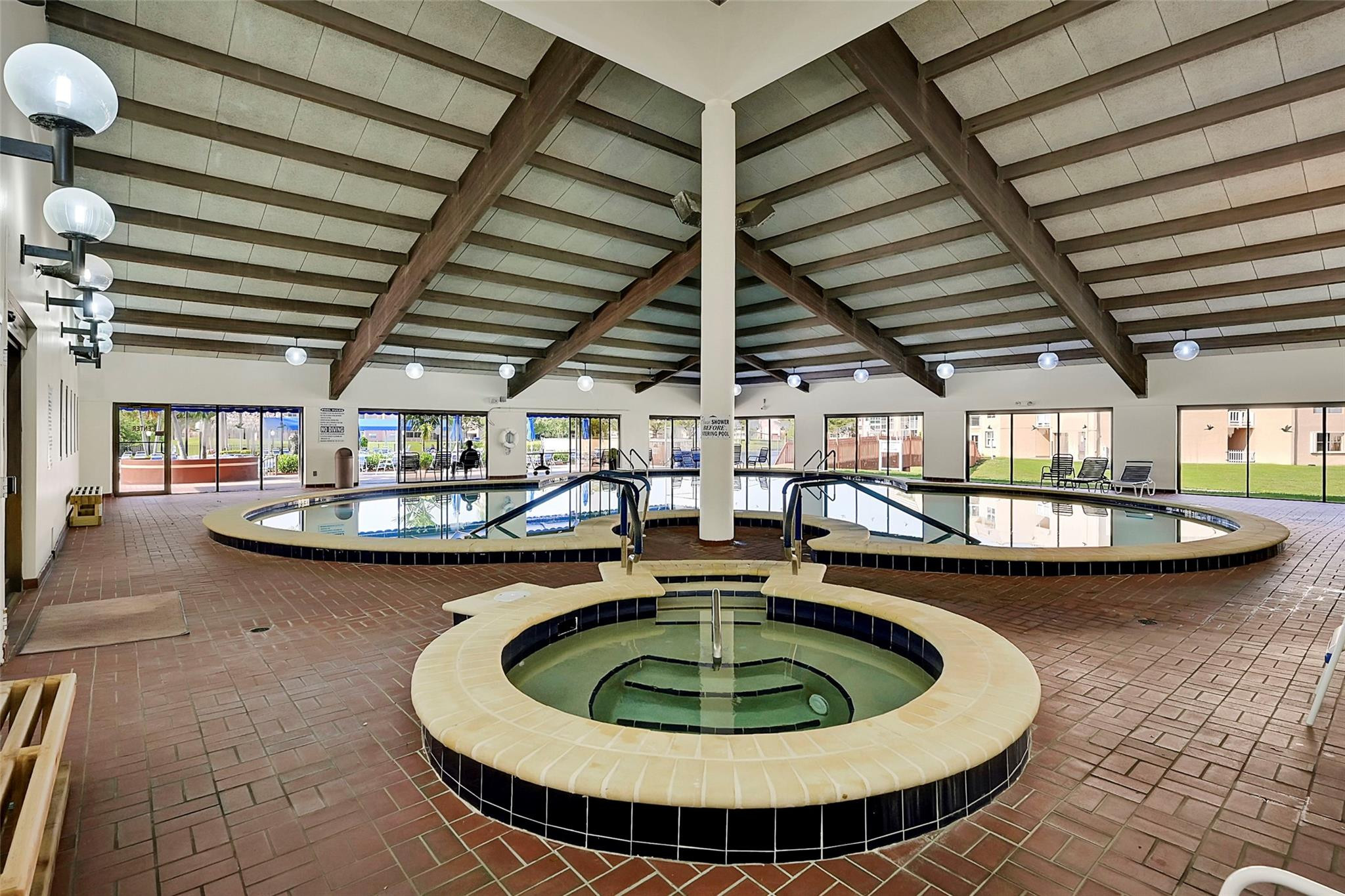 9261 Sunrise Lakes Blvd 112