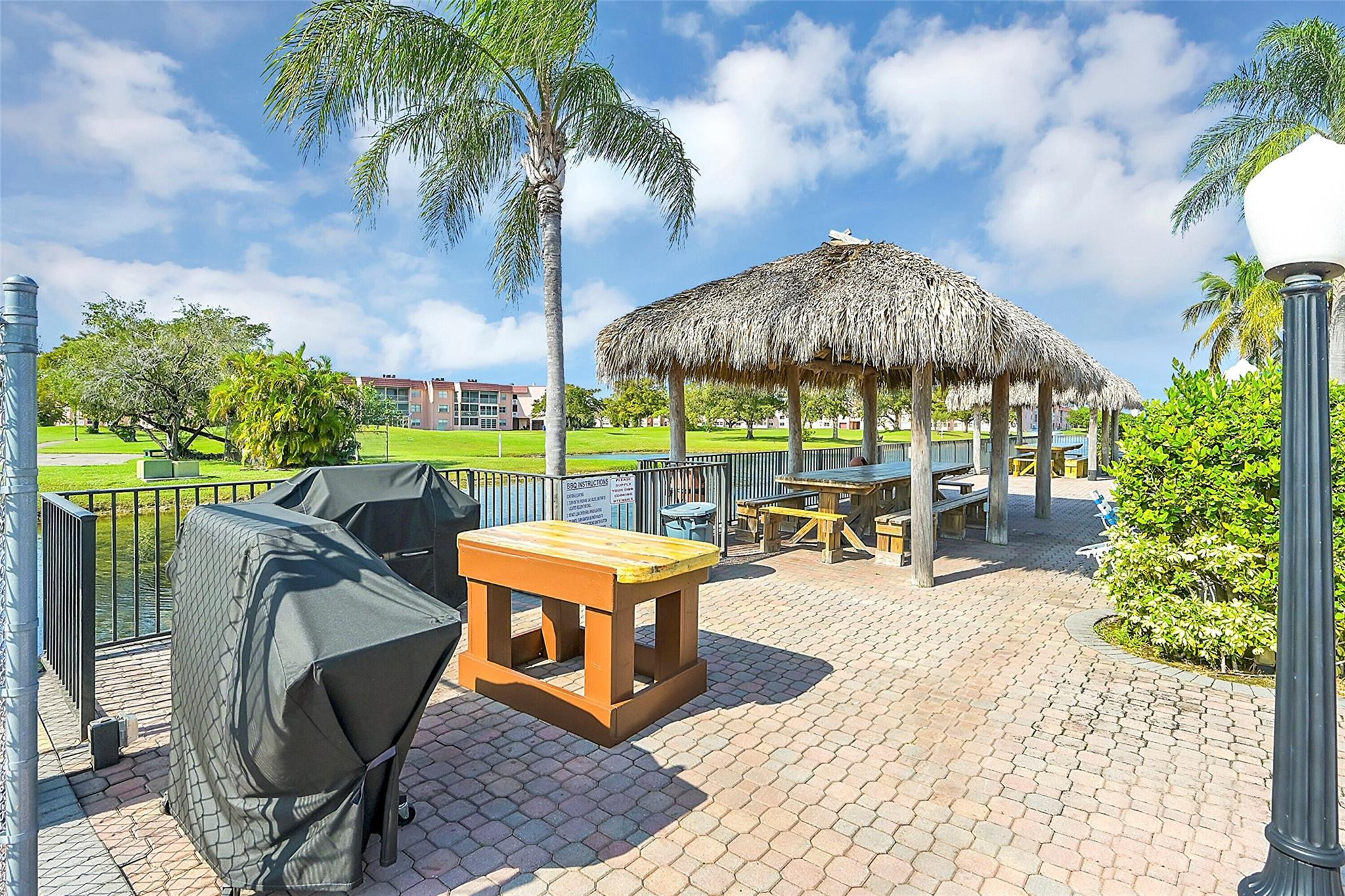 9261 Sunrise Lakes Blvd 112