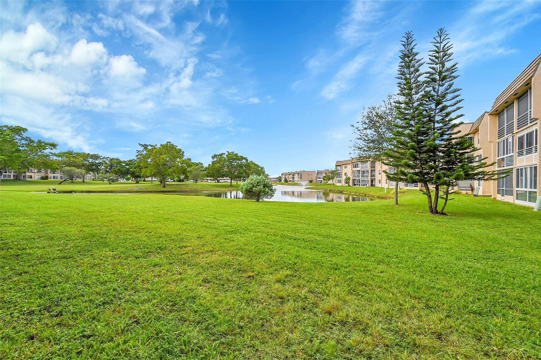 9261 Sunrise Lakes Blvd 112