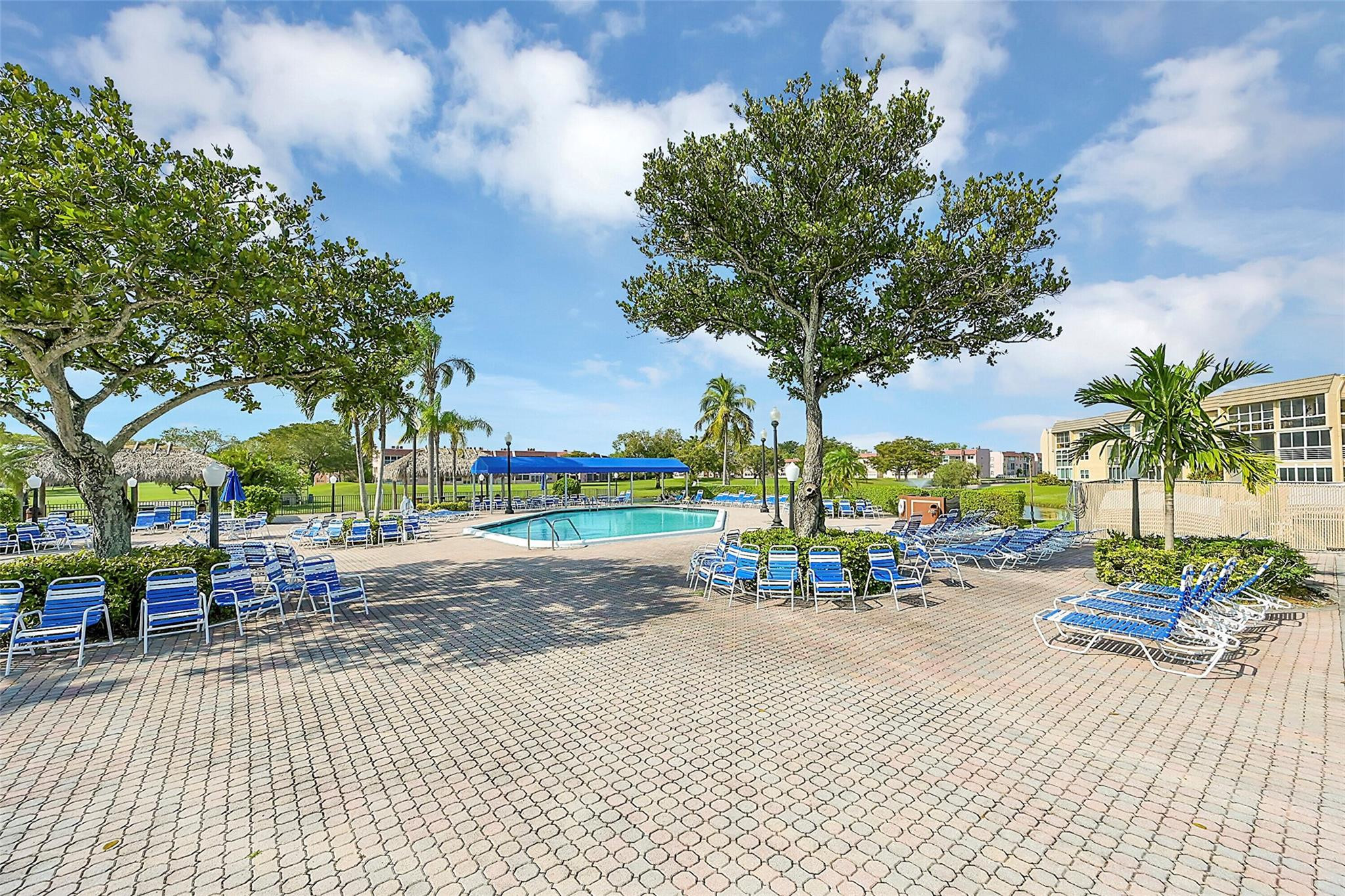 9261 Sunrise Lakes Blvd 112
