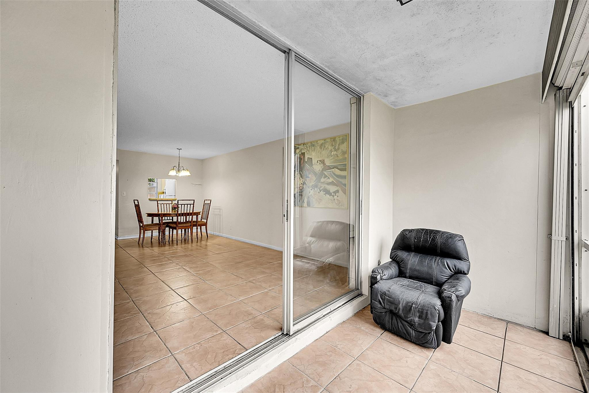 9261 Sunrise Lakes Blvd 112