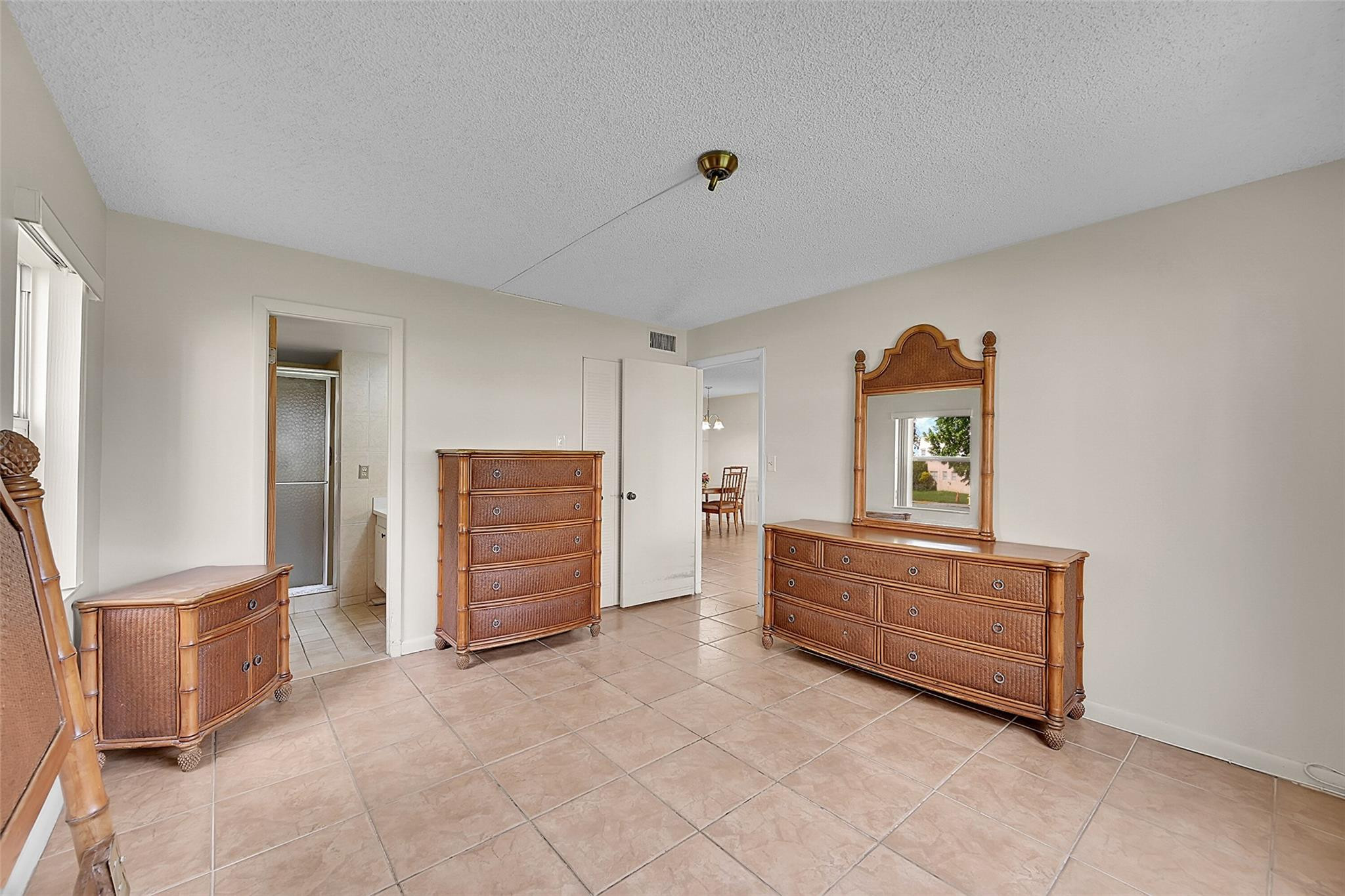 9261 Sunrise Lakes Blvd 112