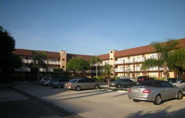 9261 Sunrise Lakes Blvd 112
