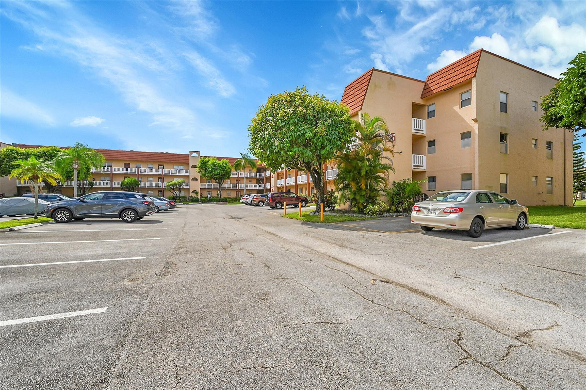 9261 Sunrise Lakes Blvd 112