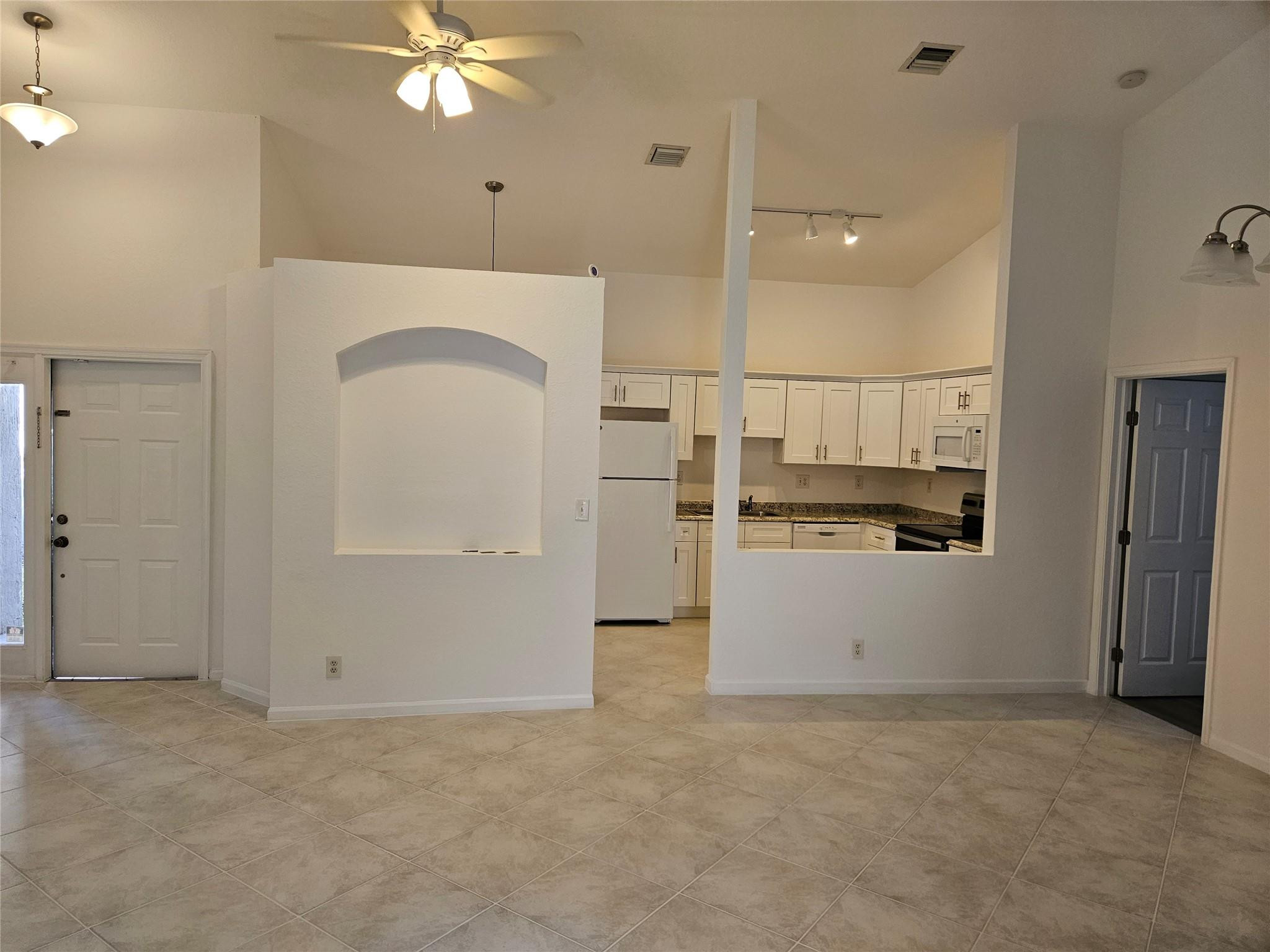 5845 Eagle Cay Cir