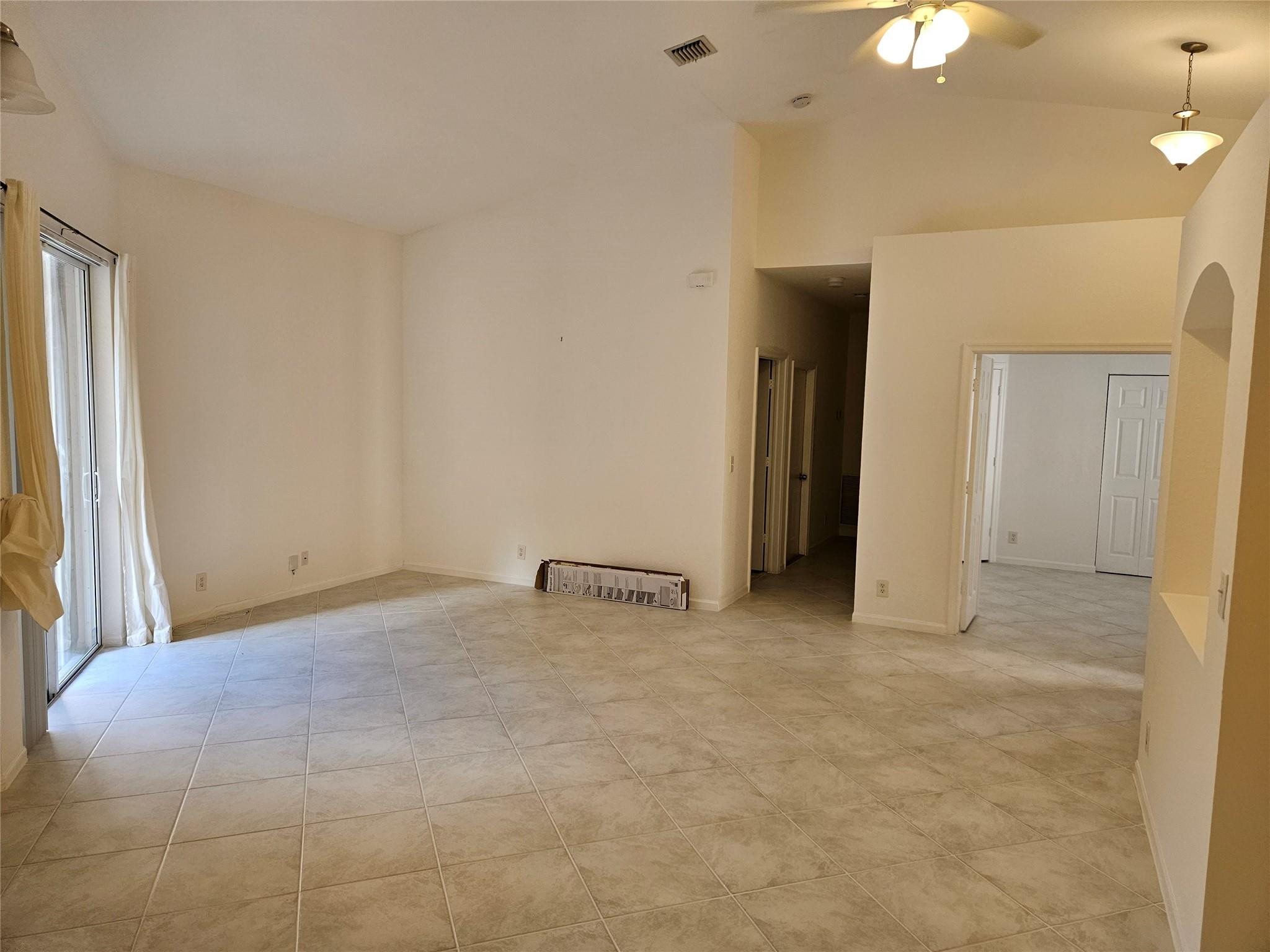5845 Eagle Cay Cir