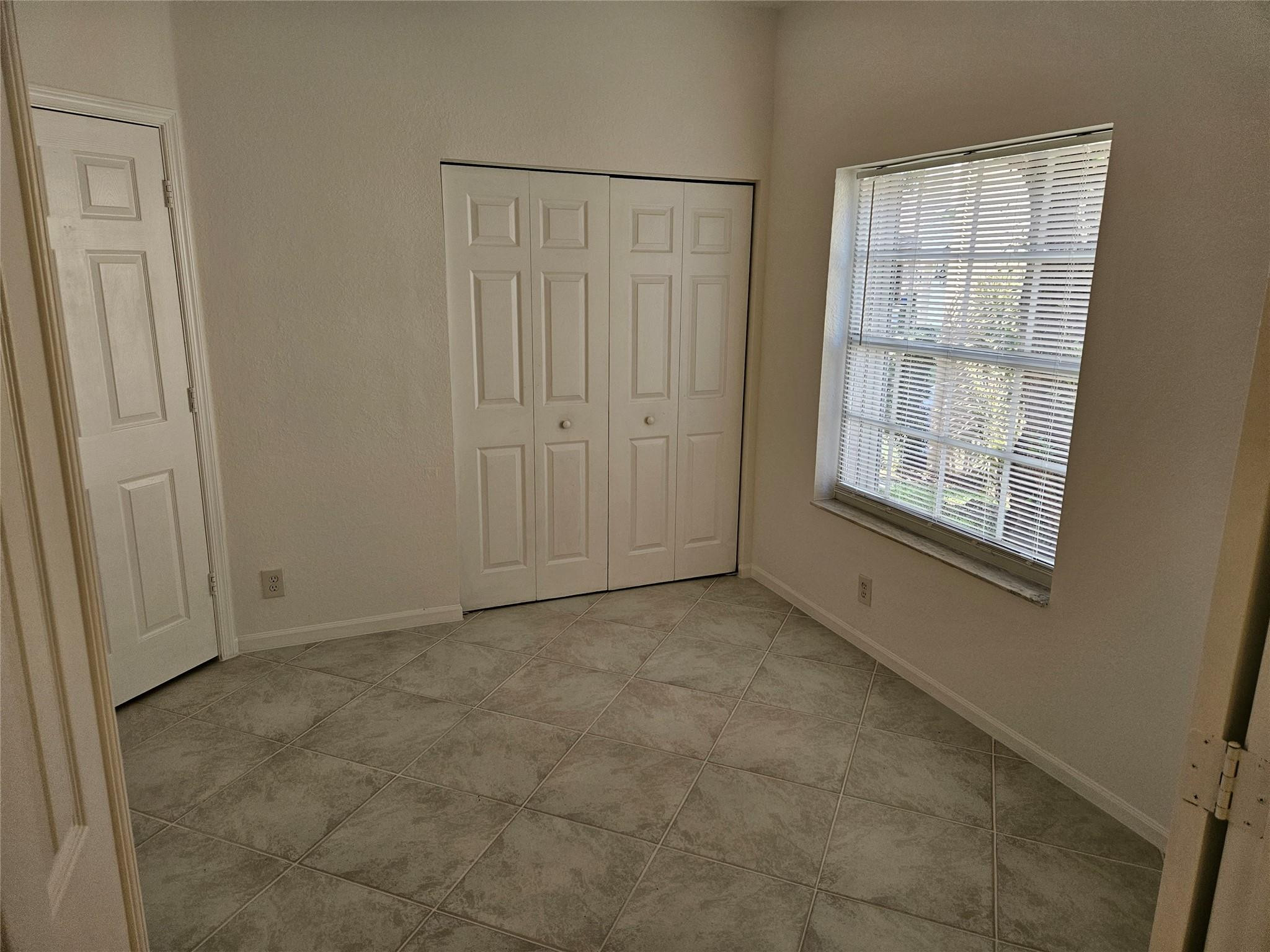 5845 Eagle Cay Cir