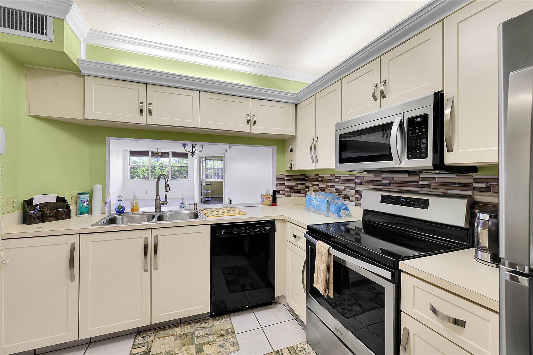 10369 NW 24th Pl 402