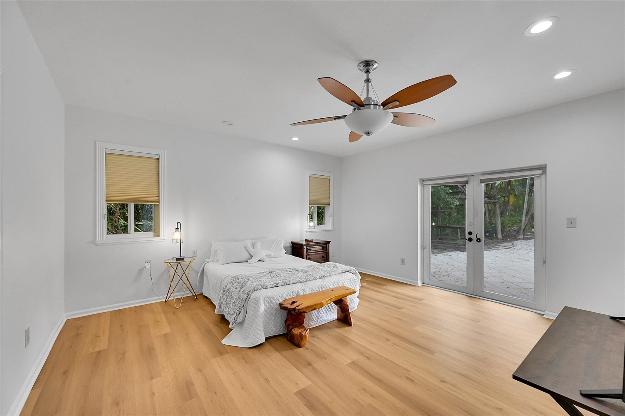 401 Farmington Dr