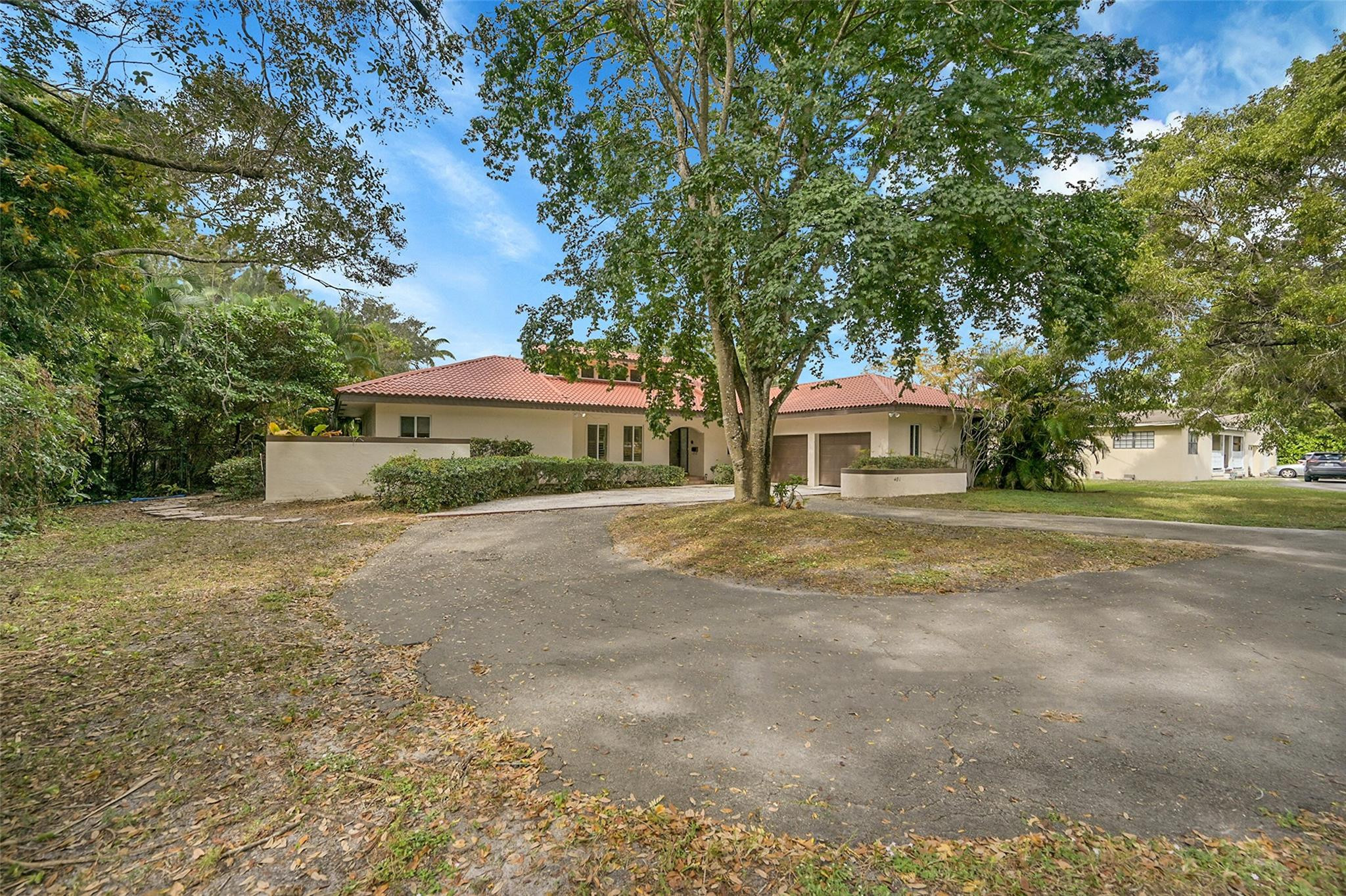 401 Farmington Dr