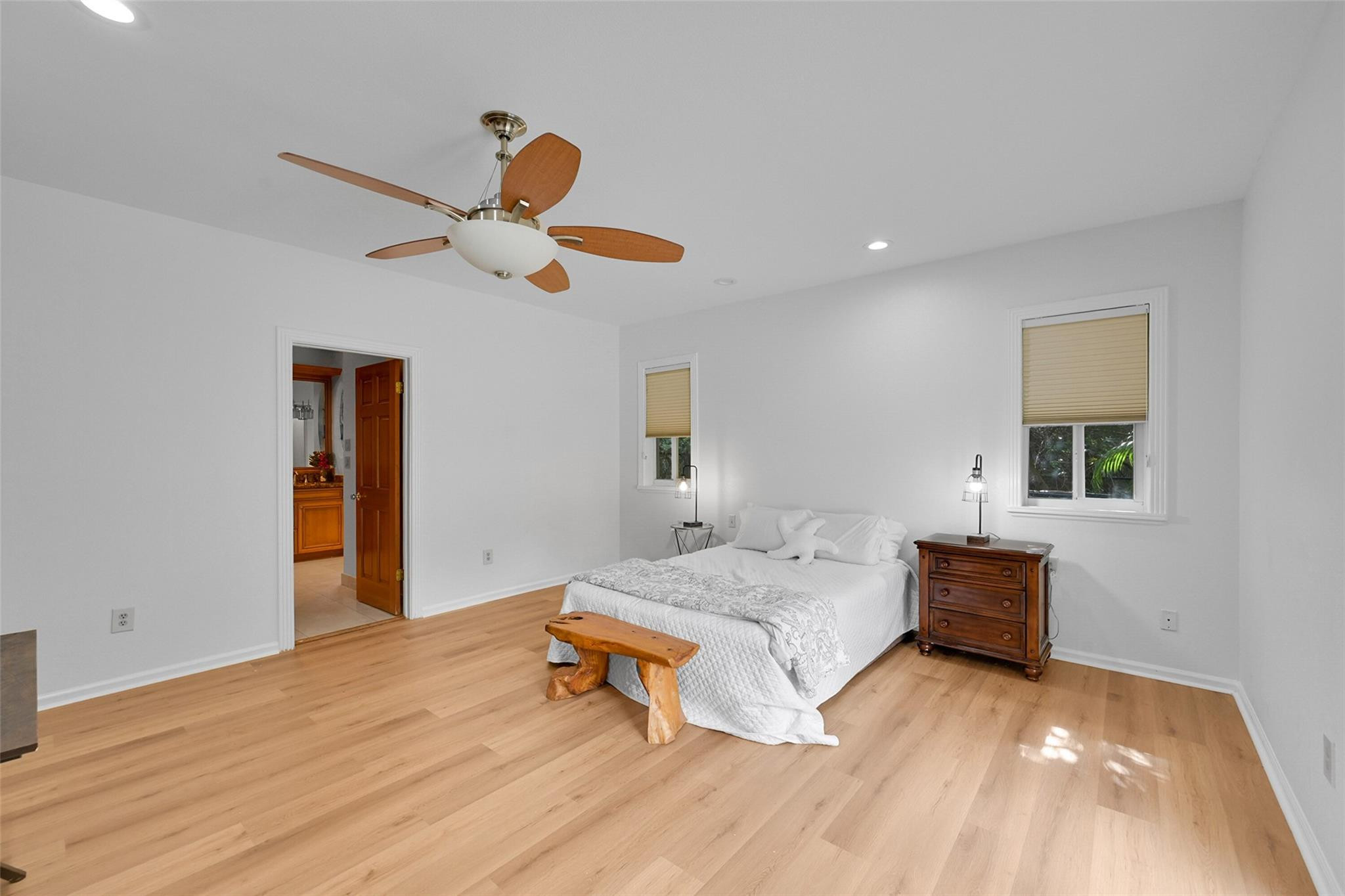 401 Farmington Dr