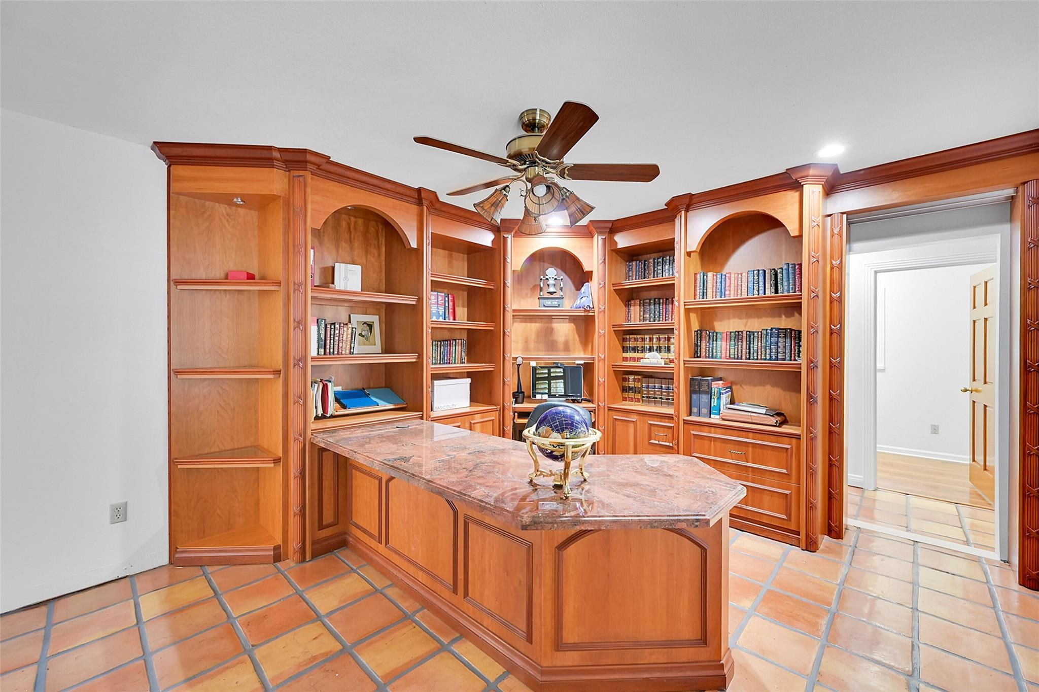 401 Farmington Dr