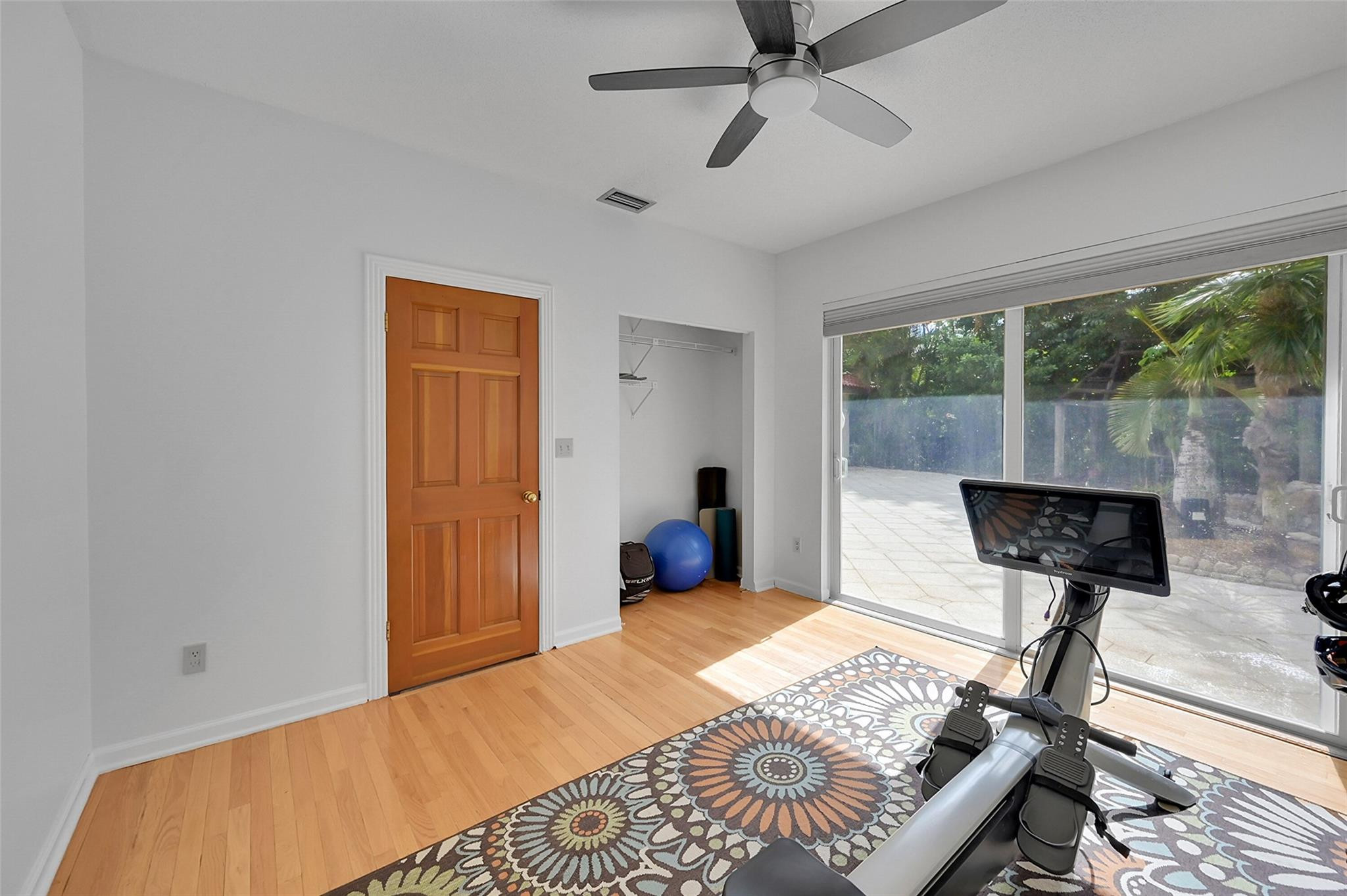 401 Farmington Dr