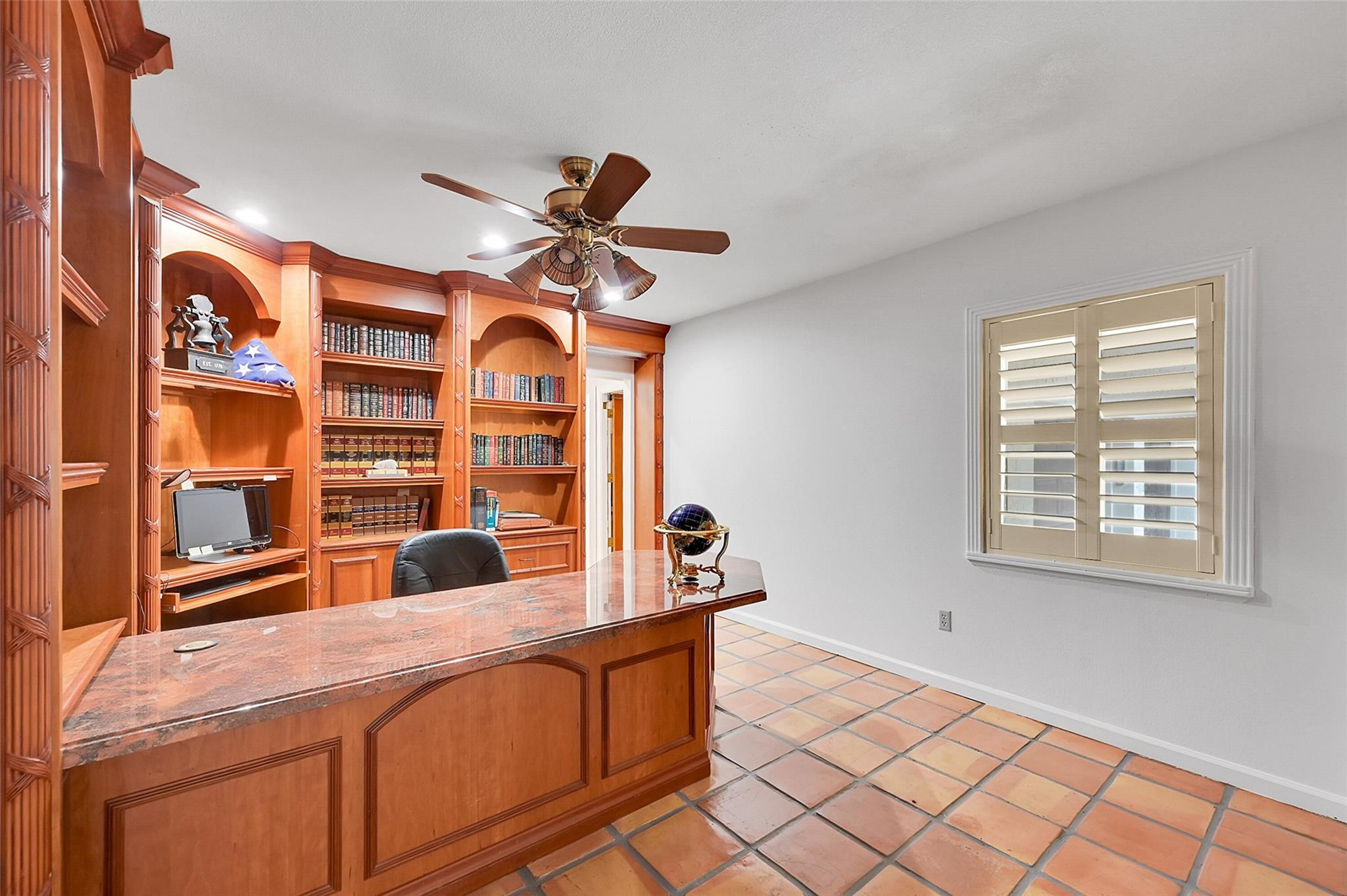 401 Farmington Dr