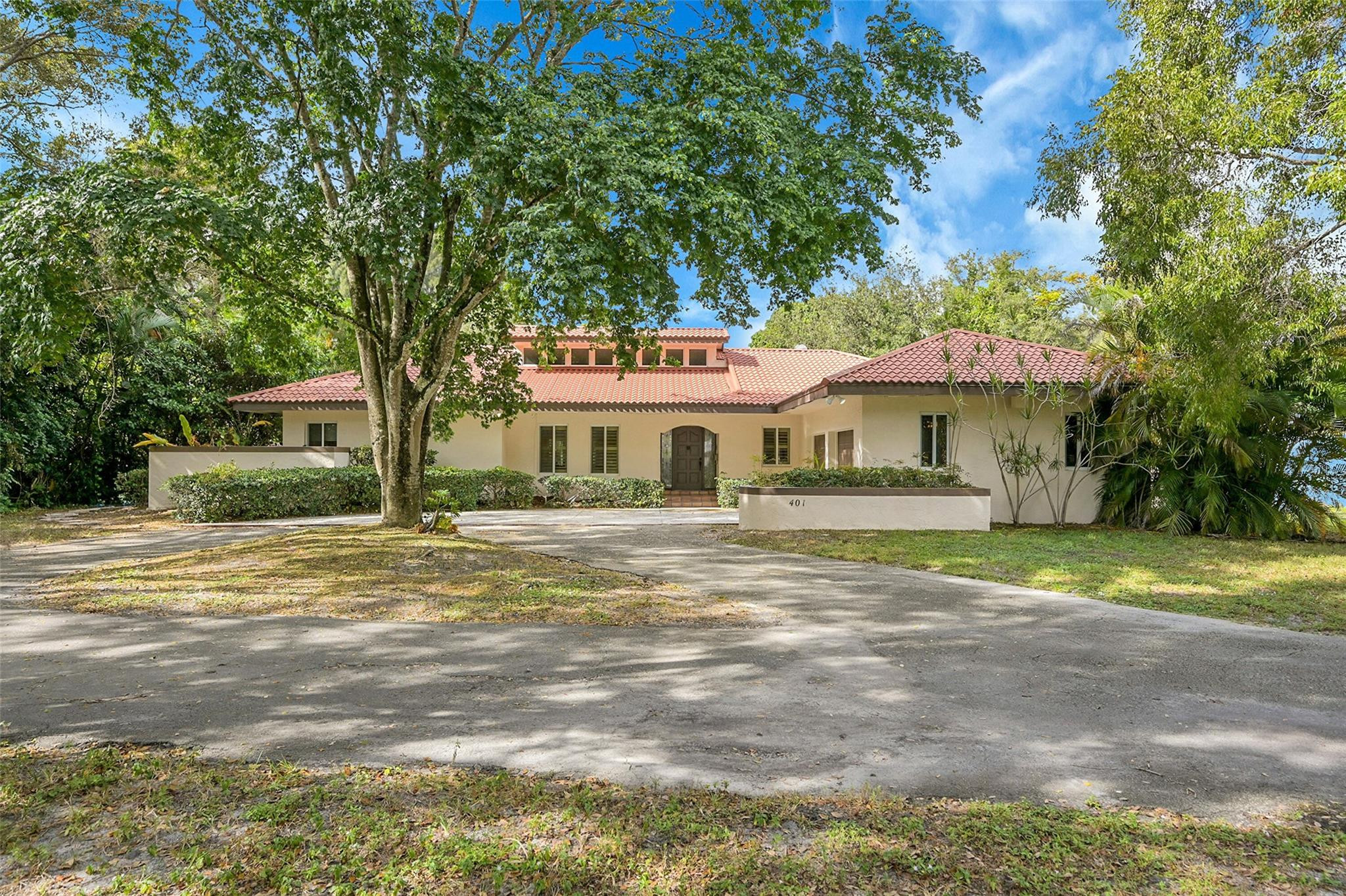 401 Farmington Dr