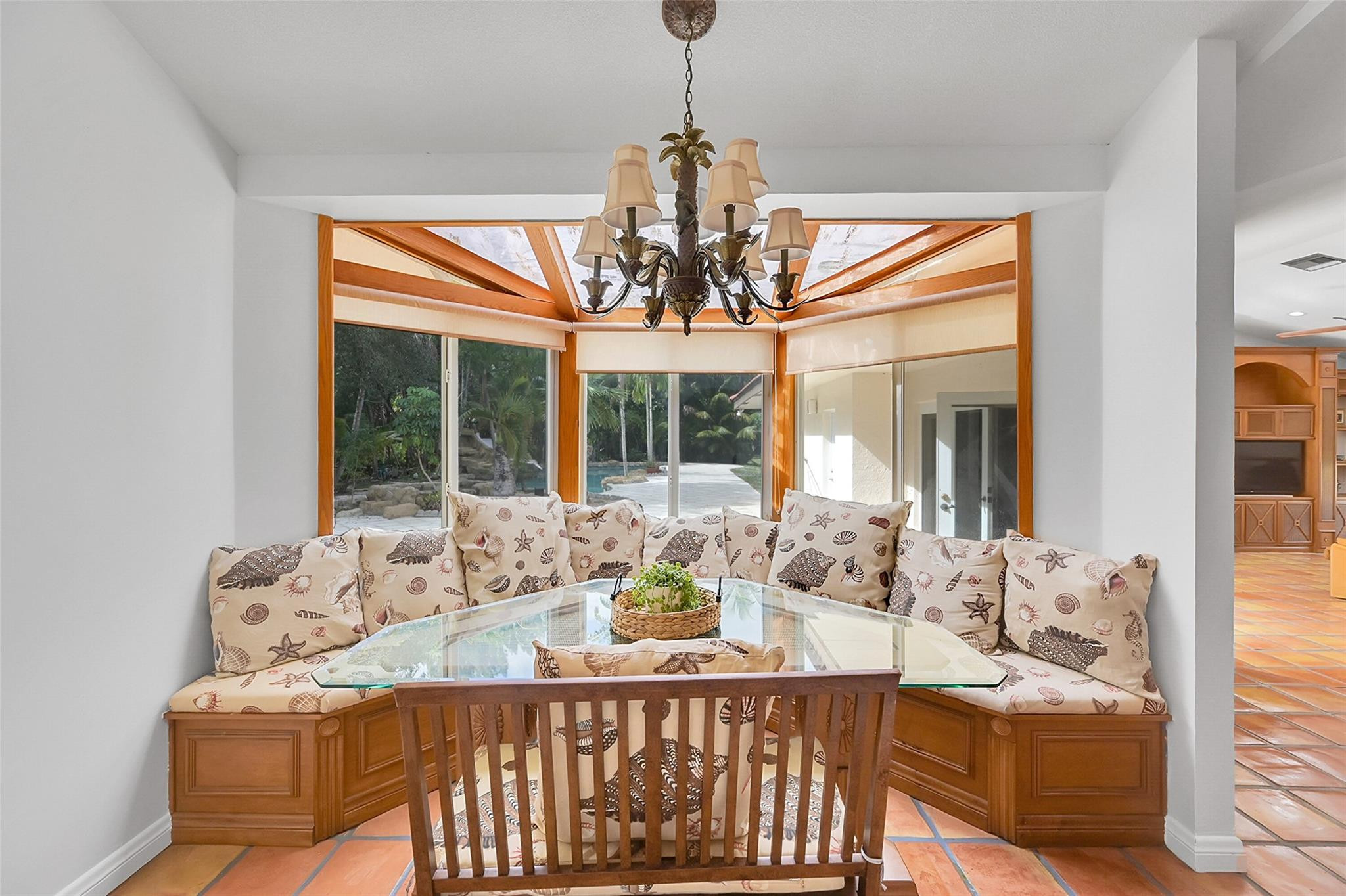 401 Farmington Dr