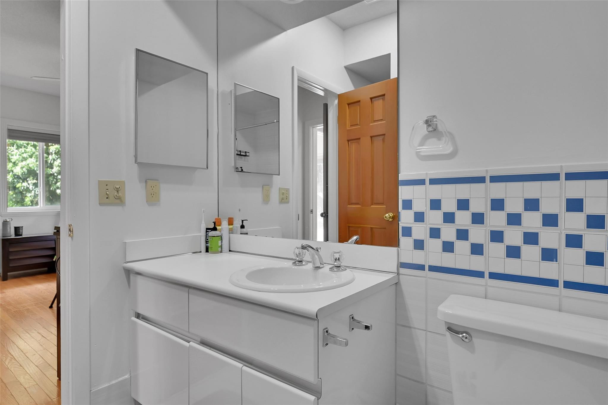 401 Farmington Dr