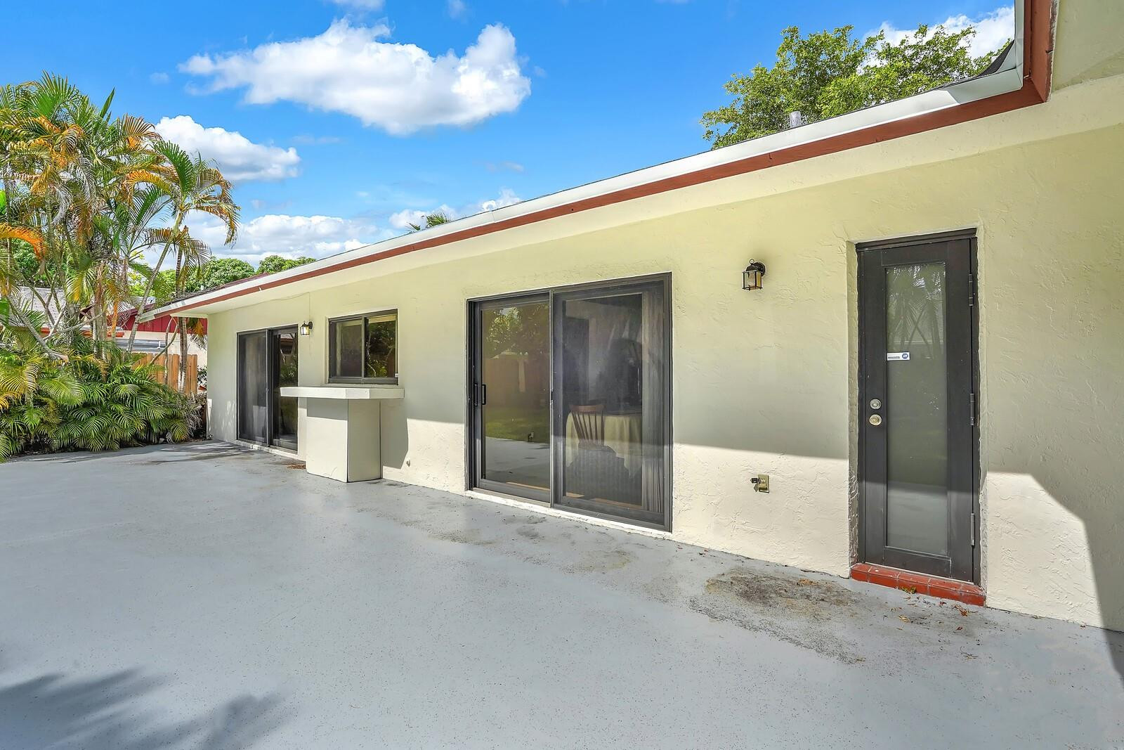 8330 NW 52nd Ct