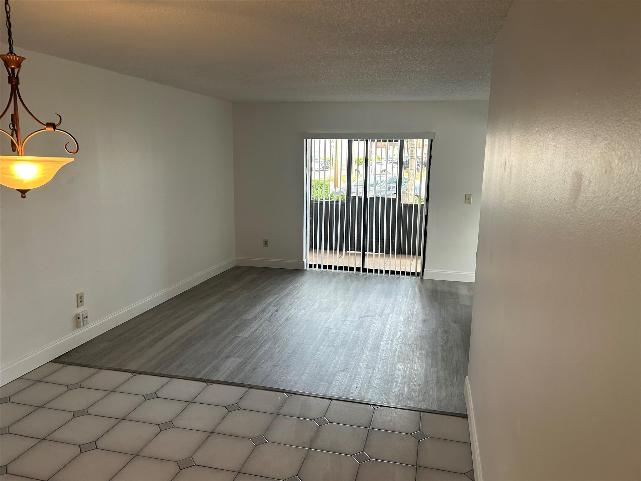 871 NE 207th Ter 102