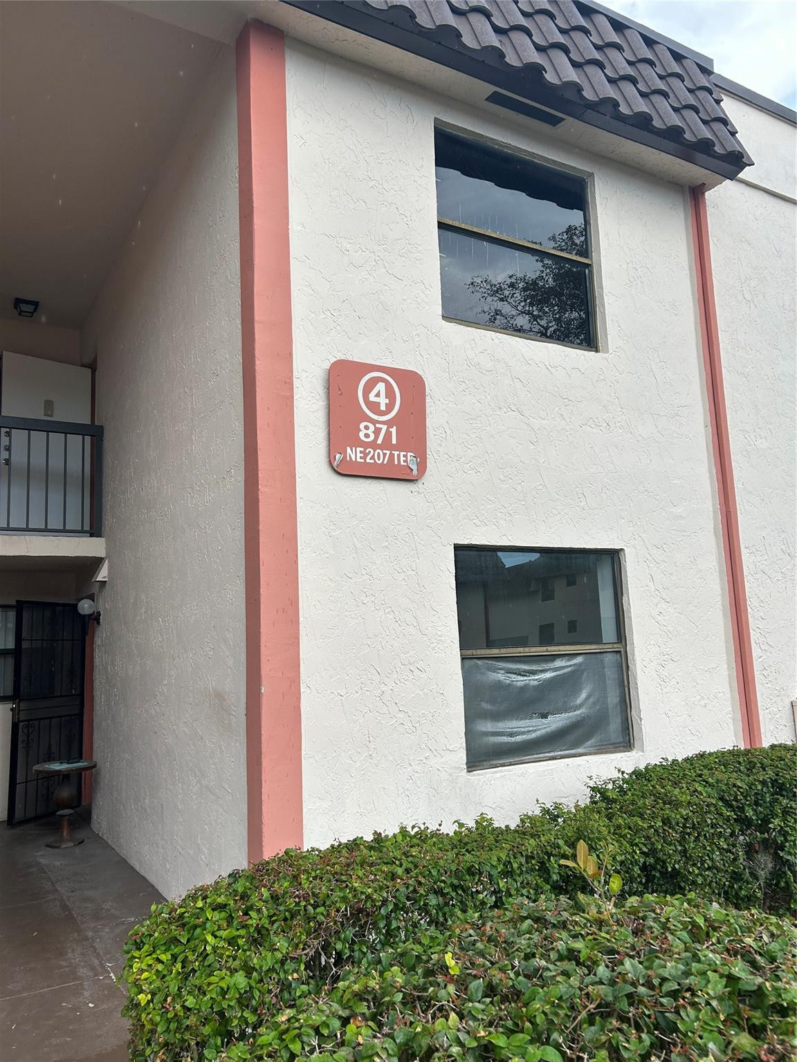 871 NE 207th Ter 102