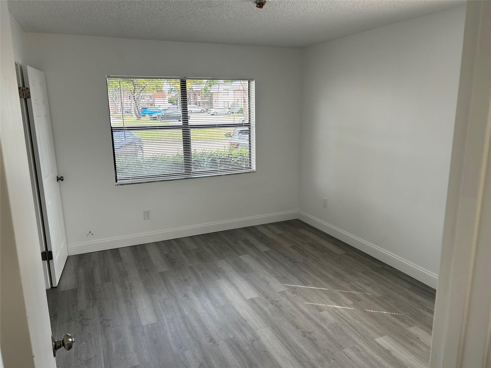 871 NE 207th Ter 102