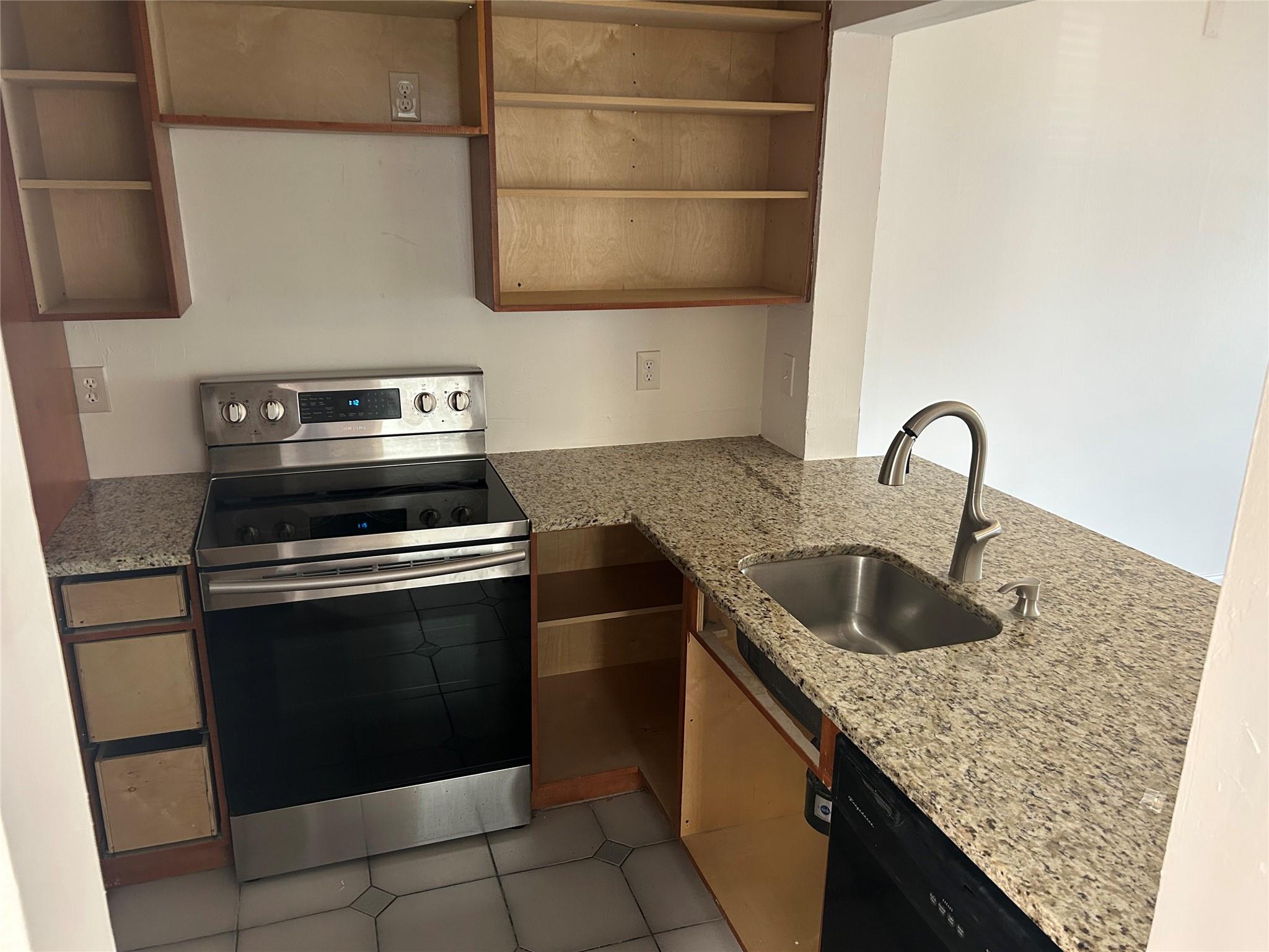 871 NE 207th Ter 102