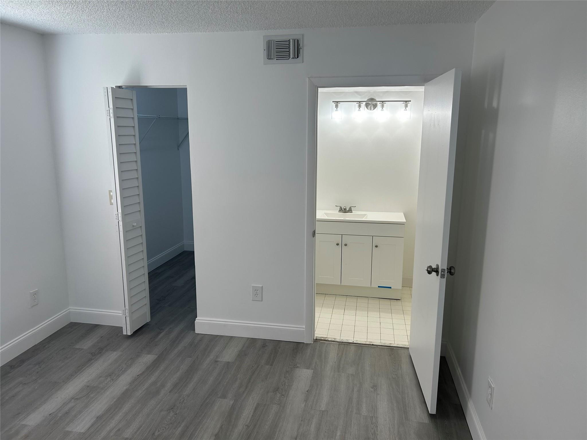 871 NE 207th Ter 102